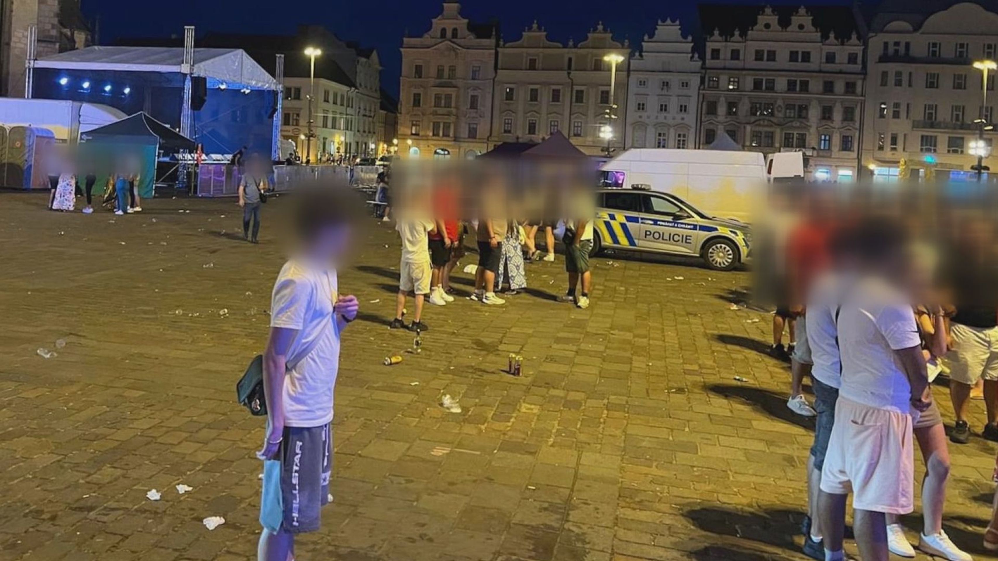 Hromadná rvačka v Plzni (10) - Hromadná rvačka v Plzni (10/11)