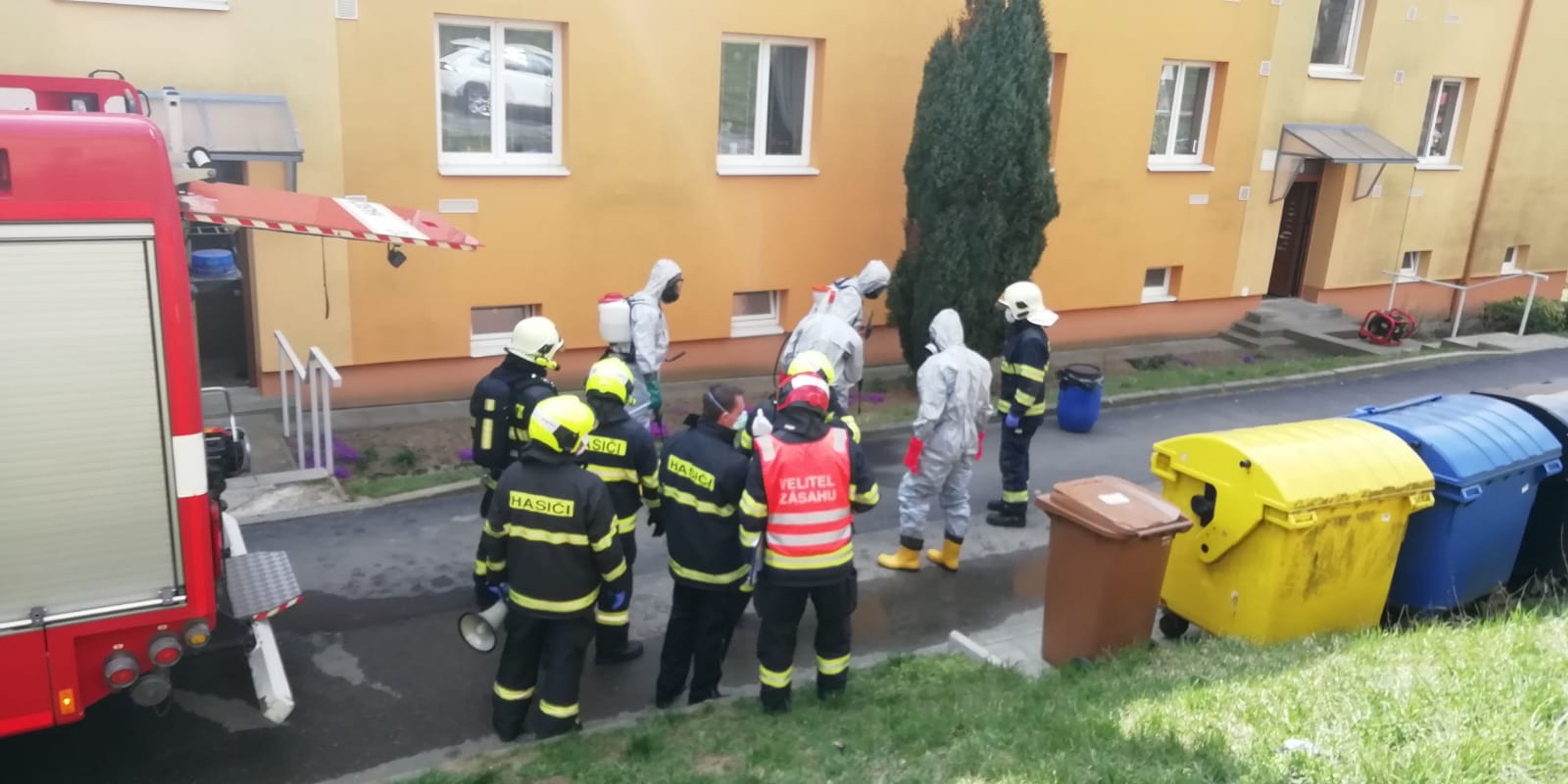 Dezinfikování bytových domů v Uherském Brodu - GALERIE: Dezinfikování bytových domů v Uherském Brodu (1/4)