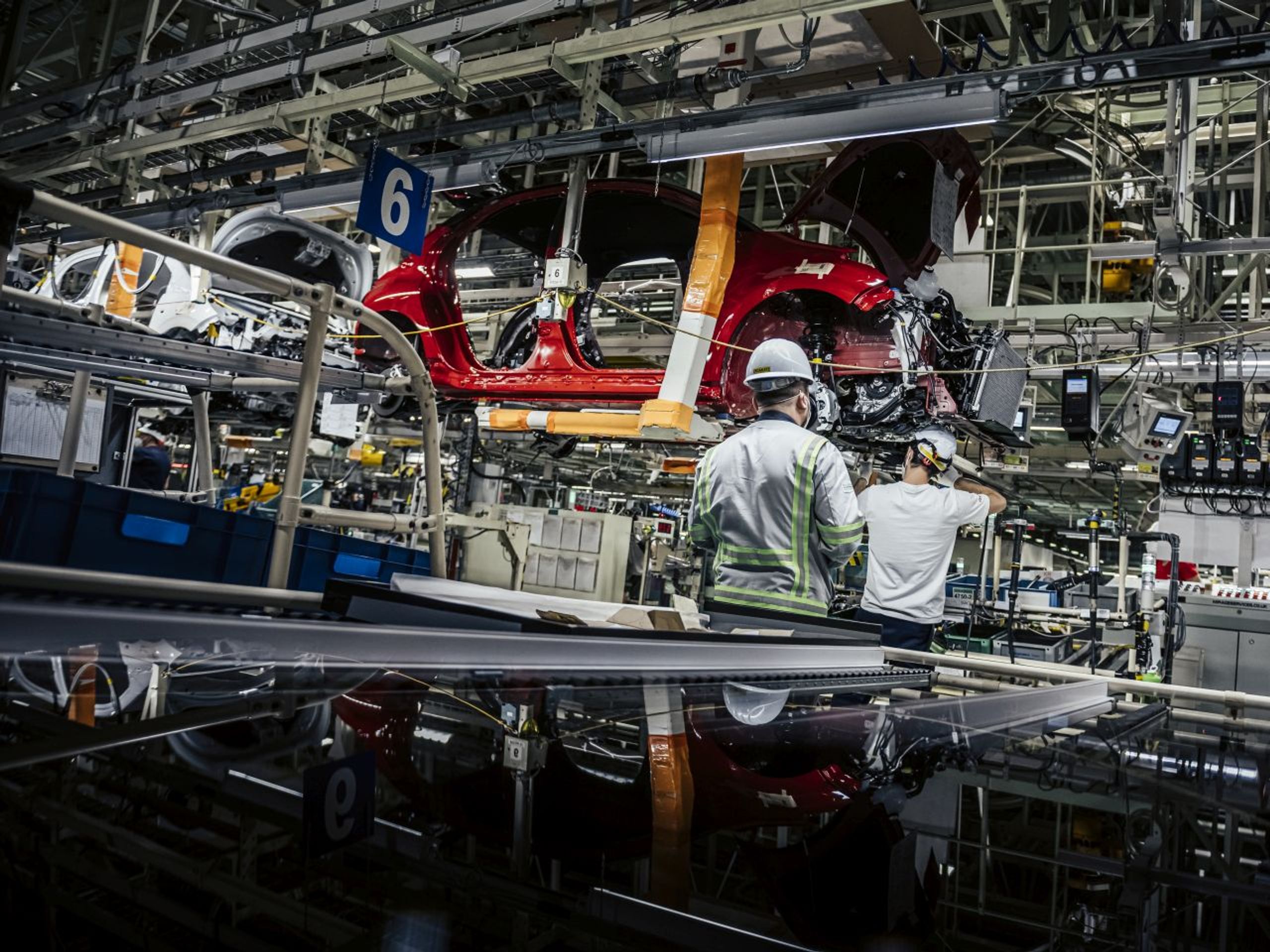Výroba Toyoty Yaris ve středočeském Kolíně - Podívejte se na výrobní linky Toyoty v Kolíně (1/18)