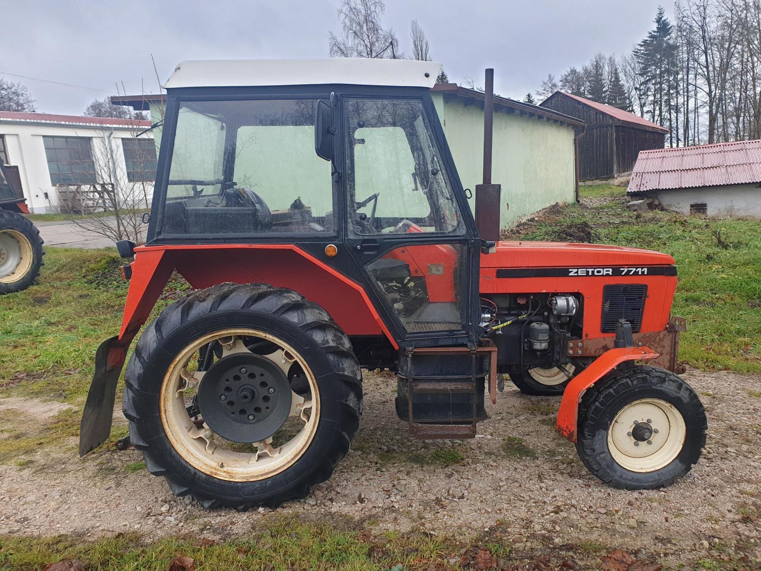Prodej traktoru - Rozprodej státního majetku –⁠ vozidla (8/8)