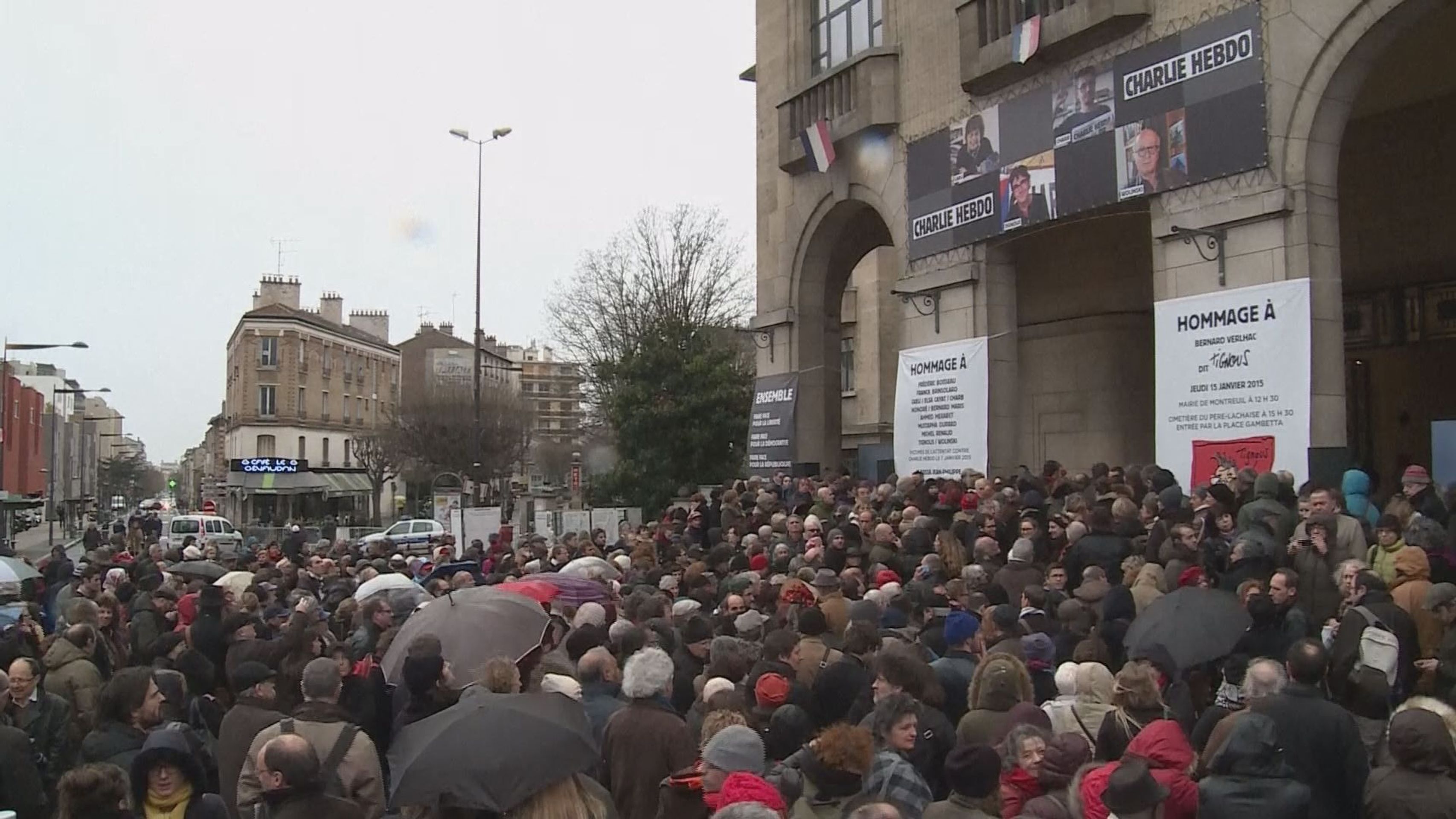 Francie pohřbila oběti z redakce Charlie Hebdo - 9 - GALERIE: Francie pohřbila oběti z redakce Charlie Hebdo (9/11)
