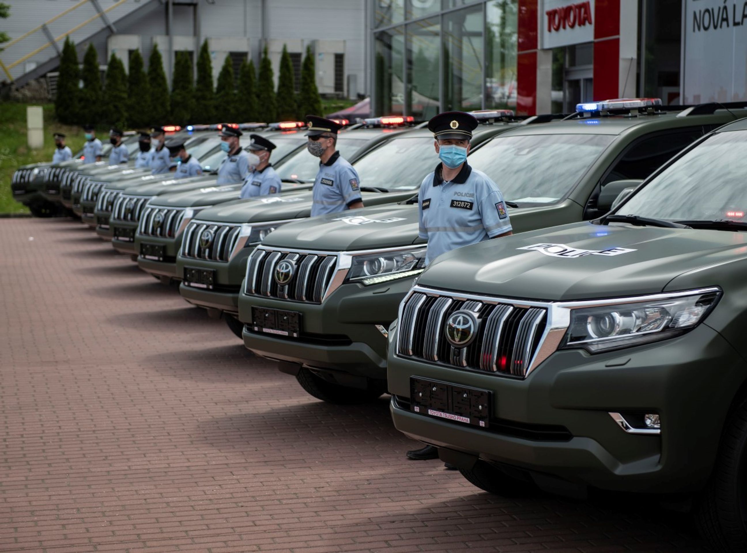 Offroady Toyota Land Cruiser pro českou policii - Fotogalerie: Nové policejní offroady (11/14)