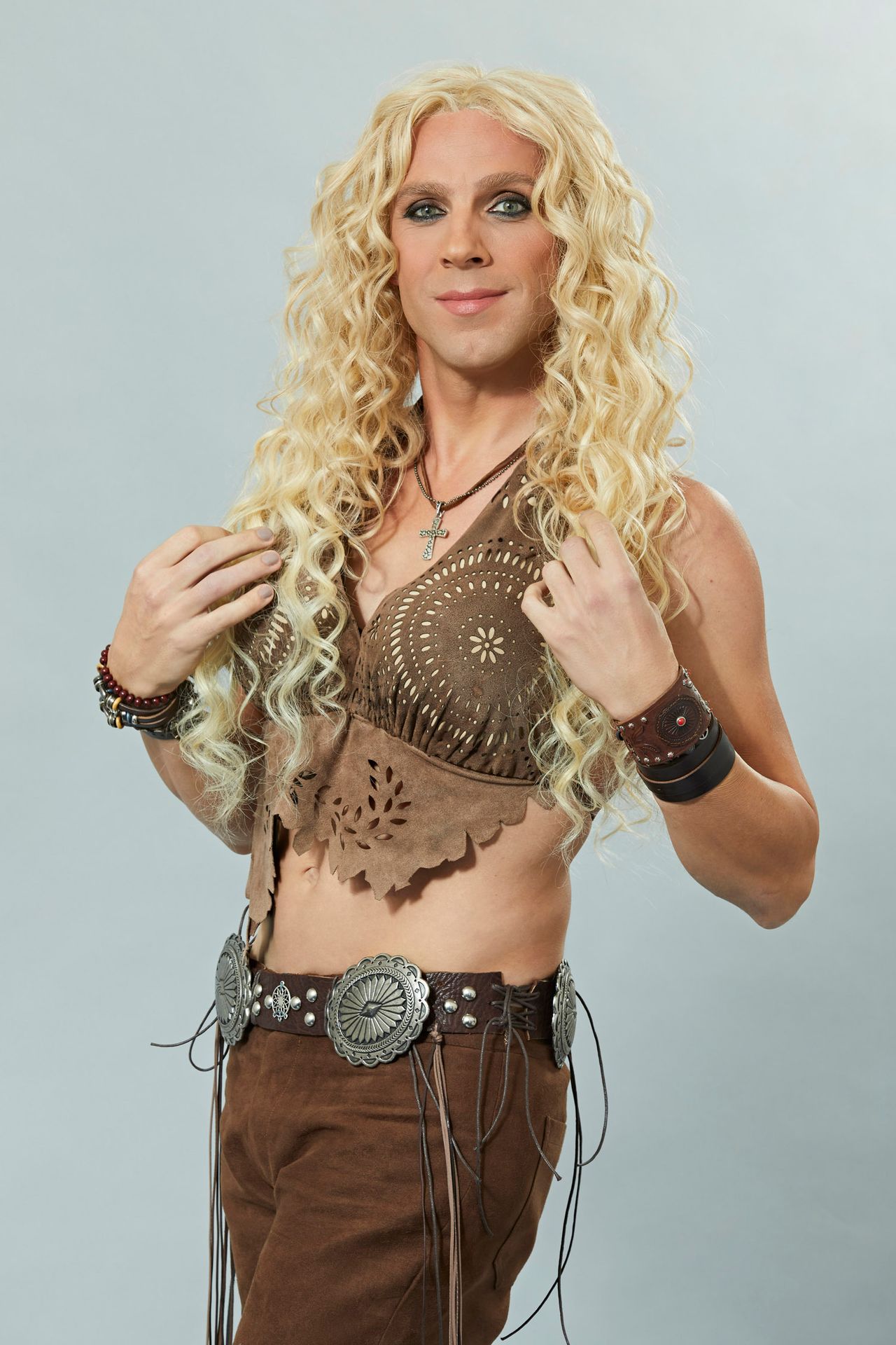Tvoje tvář má známý hlas - portréty 9. epizody - Roman Vojtek jako Shakira - GALERIE: Tvoje tvář má známý hlas - portréty 9. epizody (5/21)