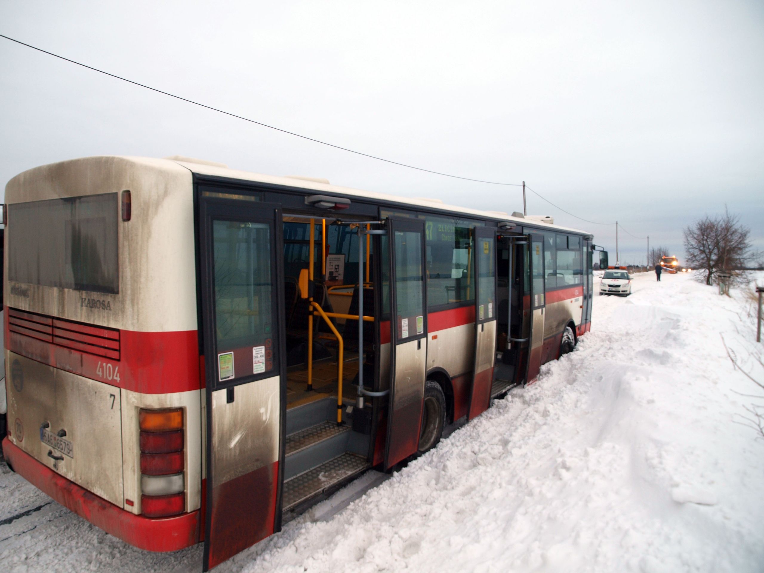 Chýně - uvíznutí autobusu - 4 - GALERIE - Chýně (5/7)