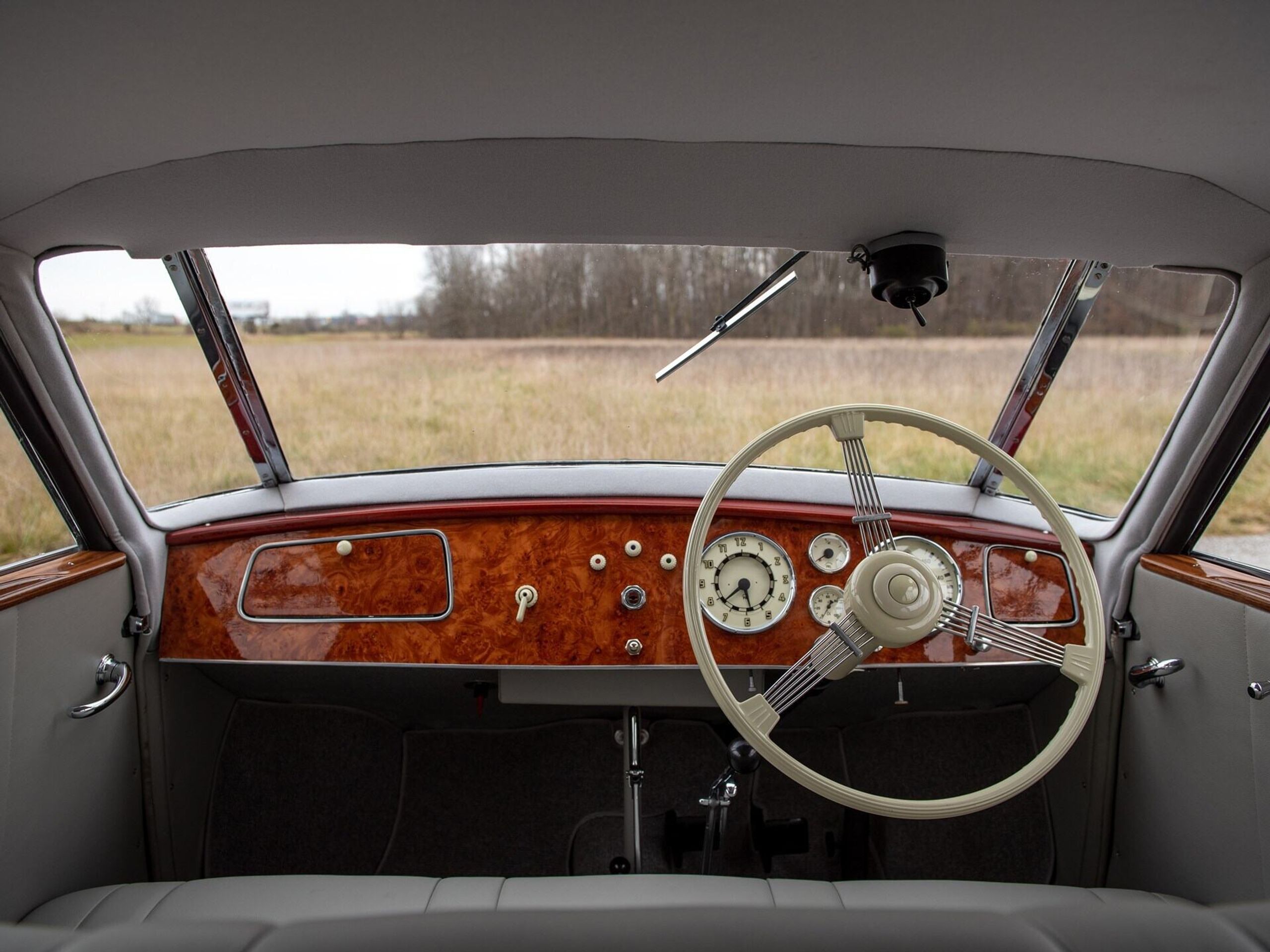 Unikátní Tatra 77 z roku 1934 - Unikátní Tatra 77 se prodala za 8,5 milionu korun (13/20)