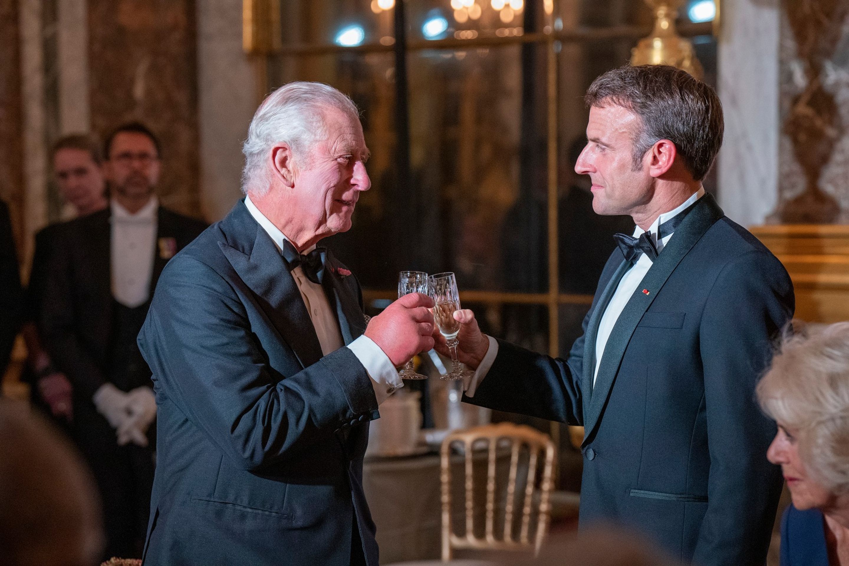 Král Karel III. a prezident Emmanuel Macron, 20. 9. 2023, zámek ve Versailles - Královský pár na návštěvě Francie (3/4)