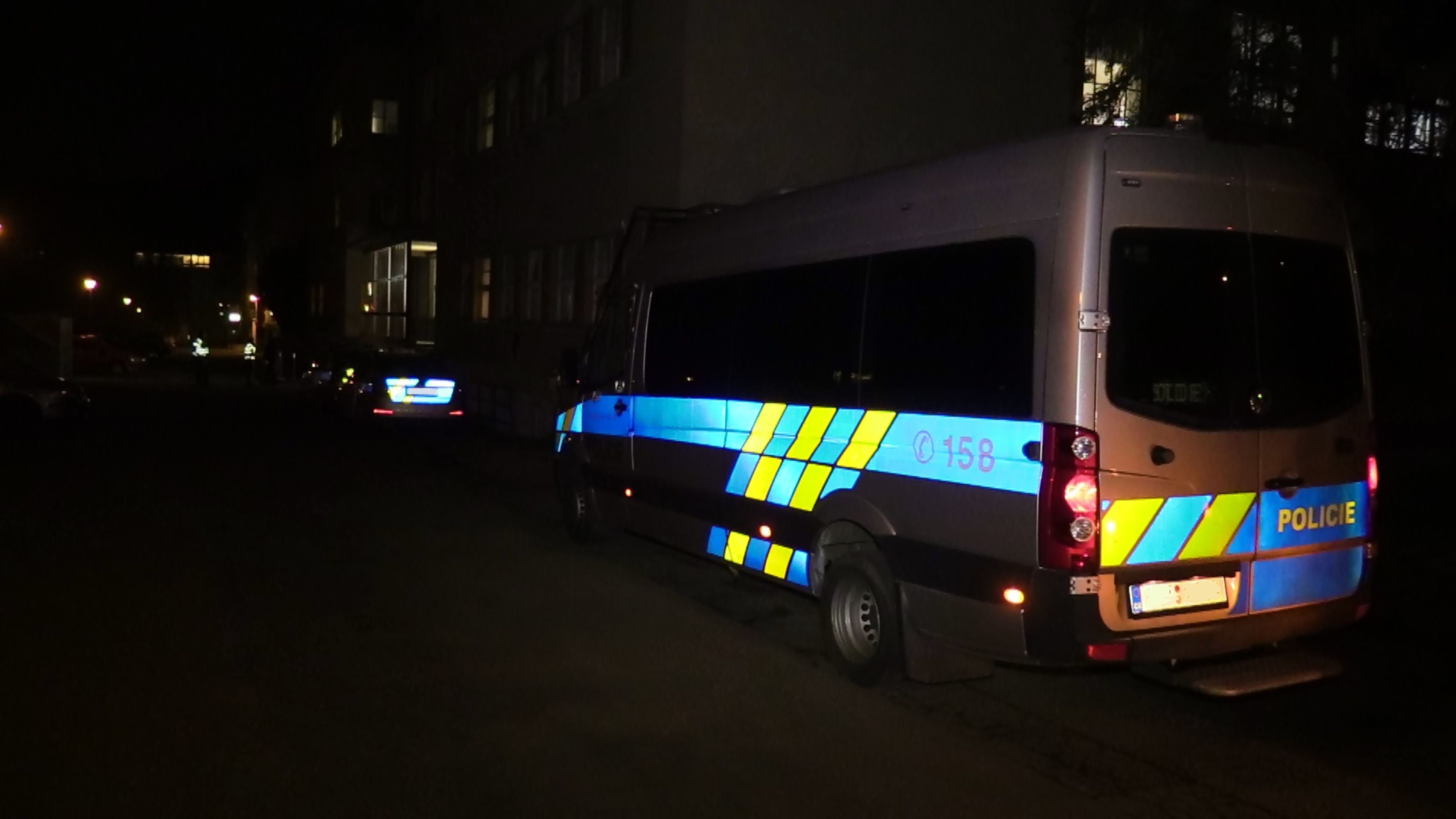 Zásah policie v krčské nemocnici - GALERIE: Zásah v krčské nemocnici (5/8)