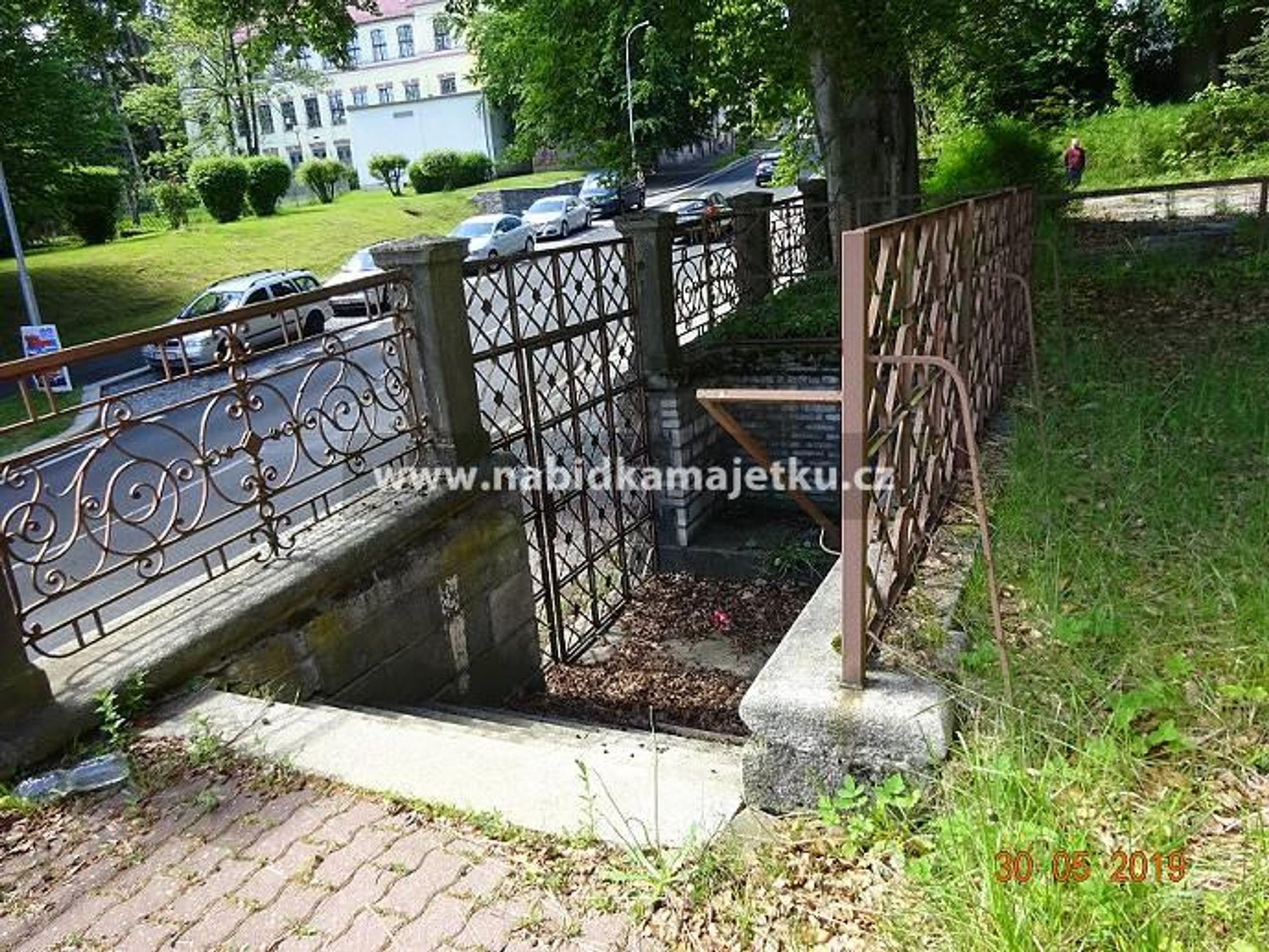 Reprezentativní vila, Aš - Stát rozprodává majetek (43/64)