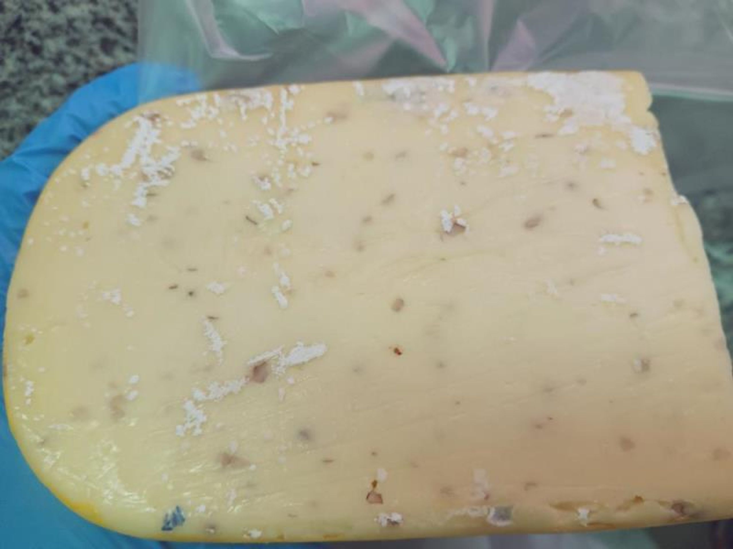 Sýr gouda z prodejny Hruška potraviny (2) - Šizené a zdraví závadné sýry (3/11)