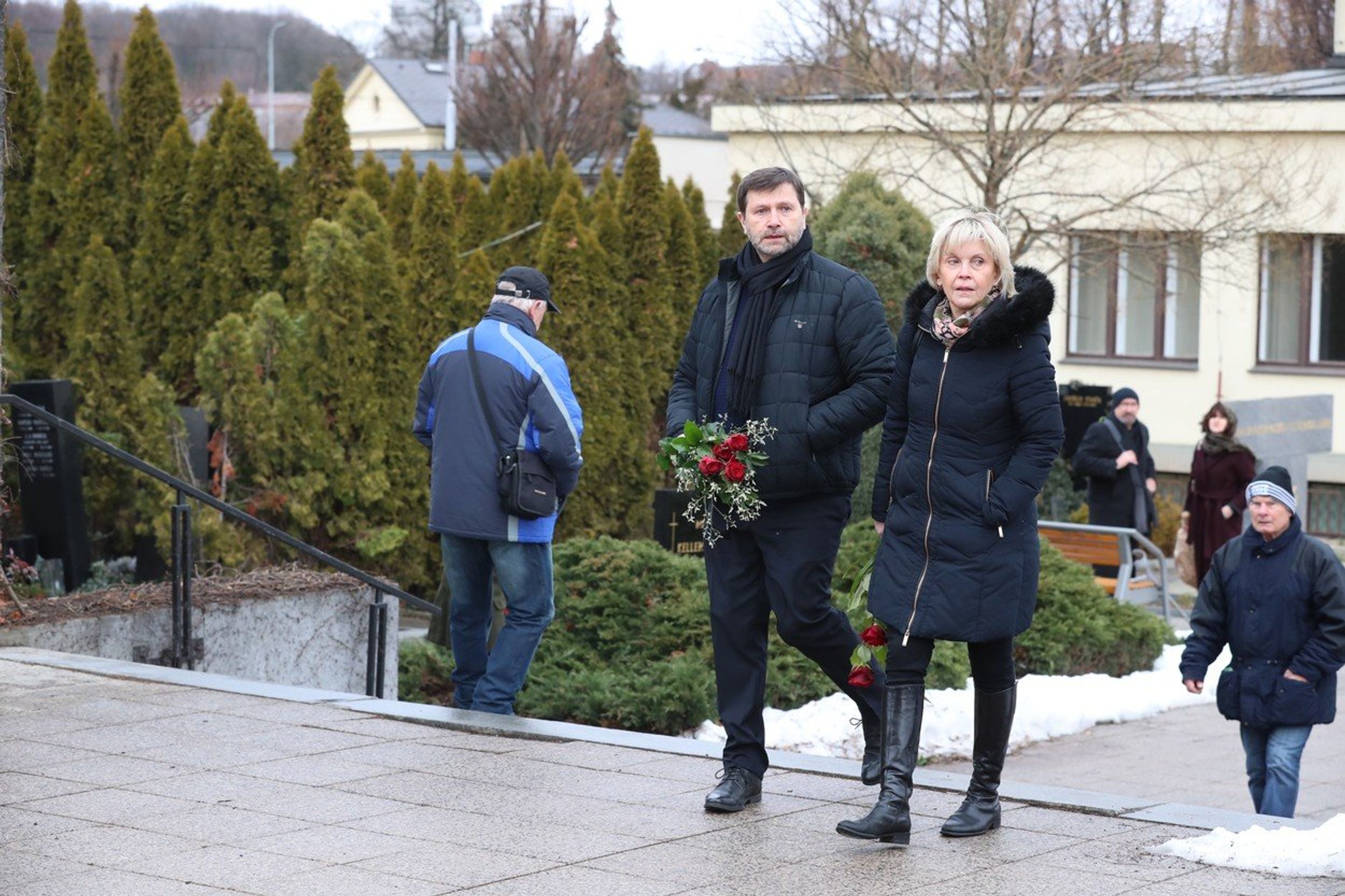 Rozloučení s Václavem Vorlíčkem - Jan Hrušínský, Miluše Šplechtová - GALERIE: Rozloučení s Václavem Vorlíčkem (5/10)