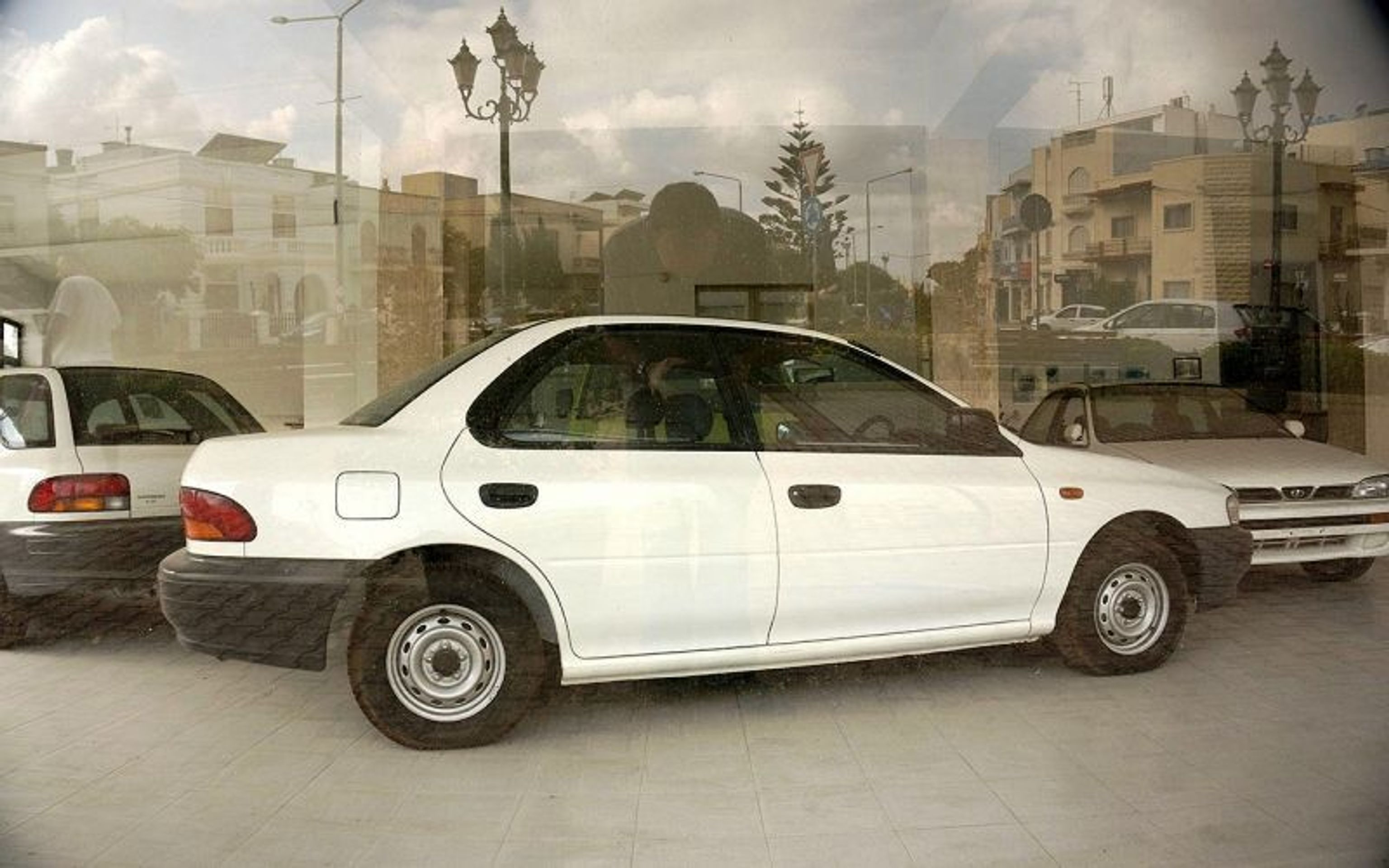 Opuštěný autosalon Subaru na Maltě - 20 - Fotogalerie: Opuštěná prodejna Subaru (7/10)