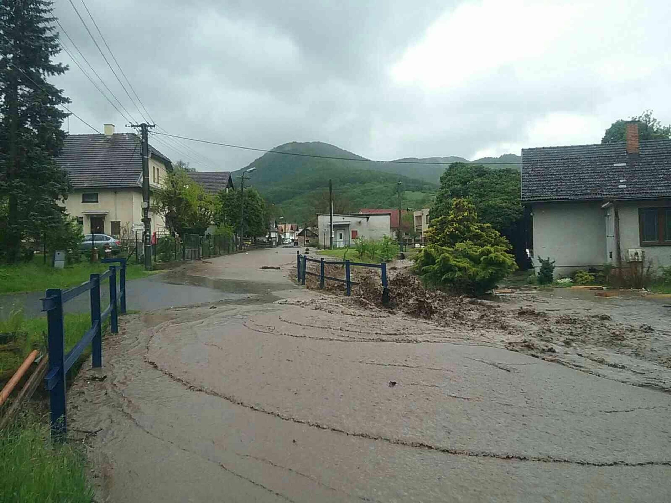 Zaplavená obec - 3 - GALERIE: Zaplavená obec na Slovensku (6/8)