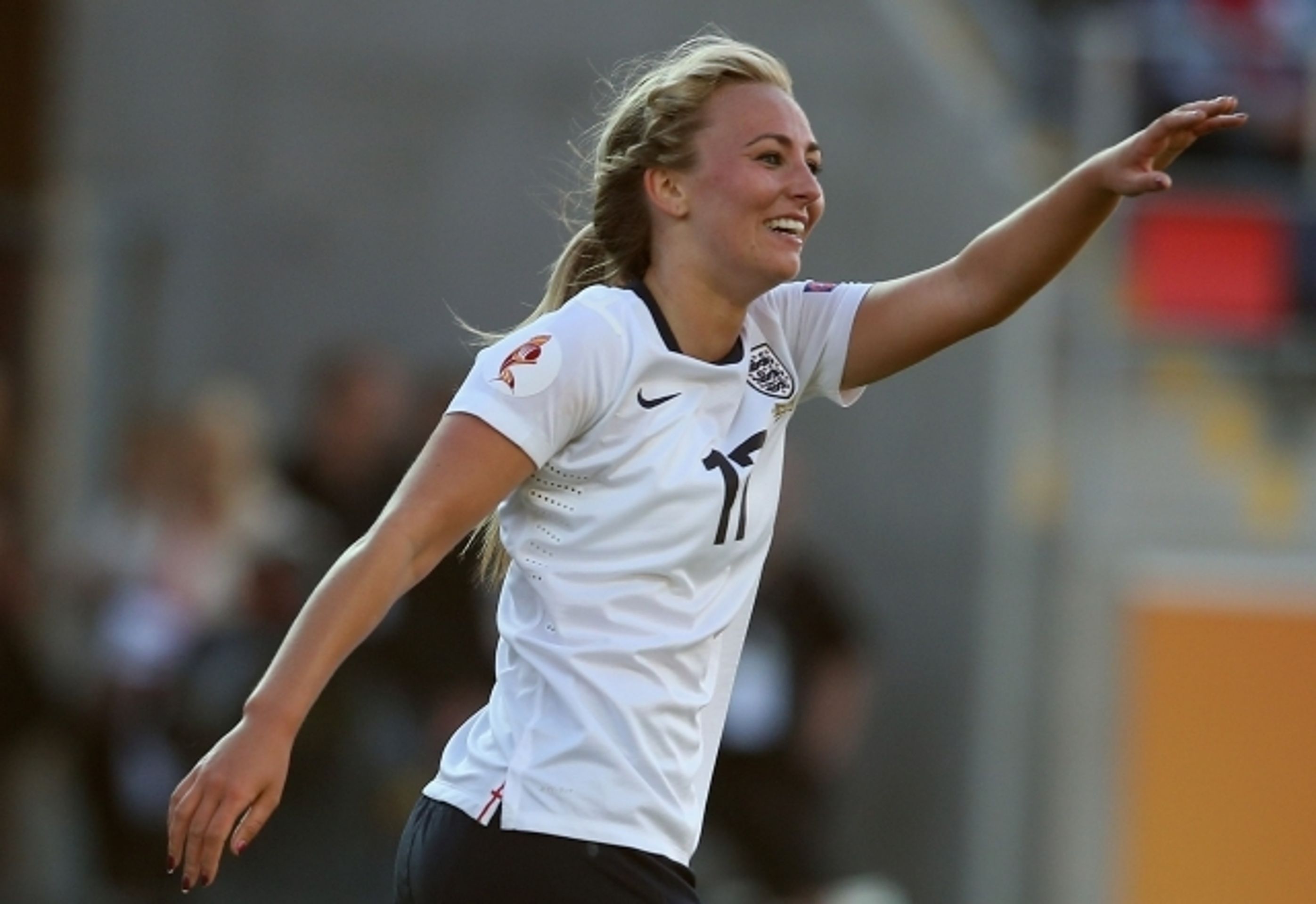 Fotbalová kráska Toni Dugganová posílila Manchester City - 1 - GALERIE: Fotbalová kráska Dugganová posílila Manchester City (3/5)