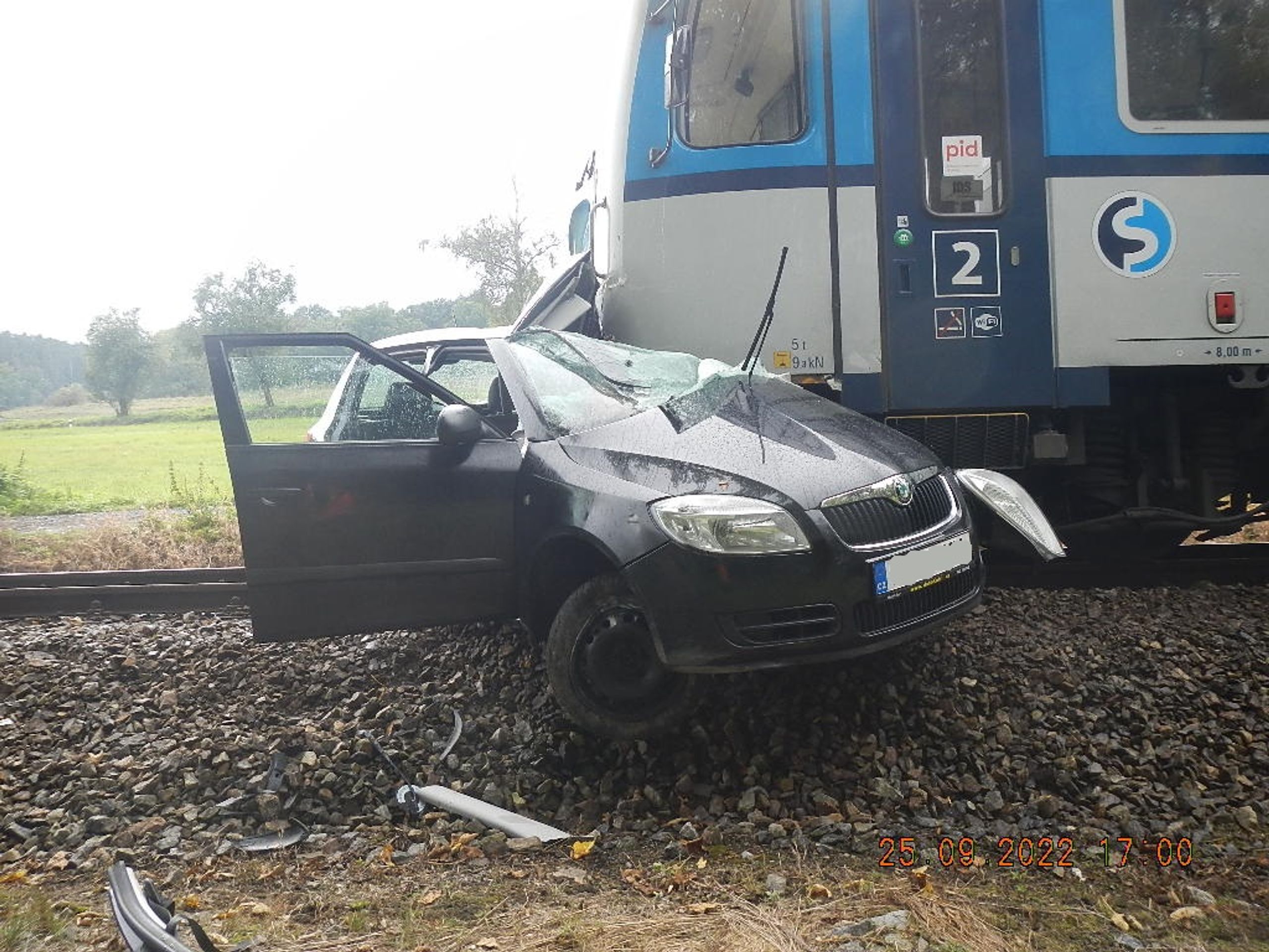 Srážka vlaku s fabií u Blatné - Srážka vlaku s fabií u Blatné (1/3)