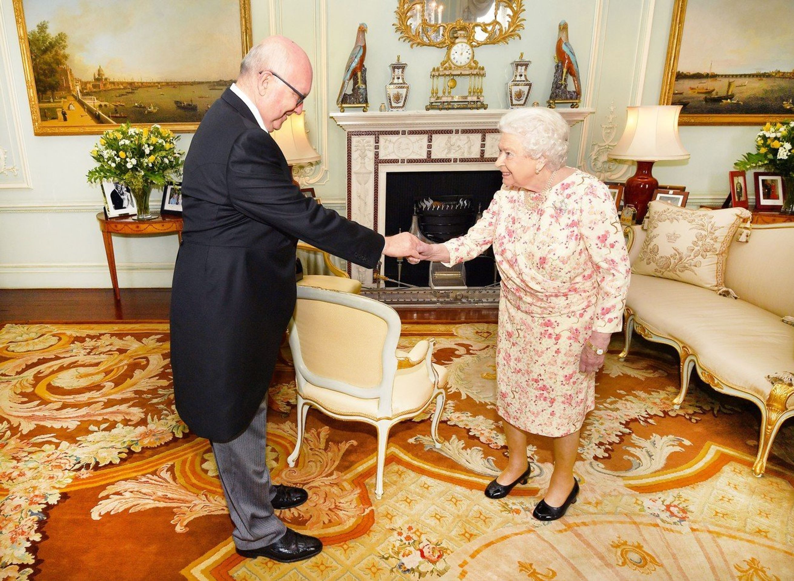Královna Alžděta a George Brandis - 2 - GALERIE: Královna Alžděta a George Brandis (2/4)