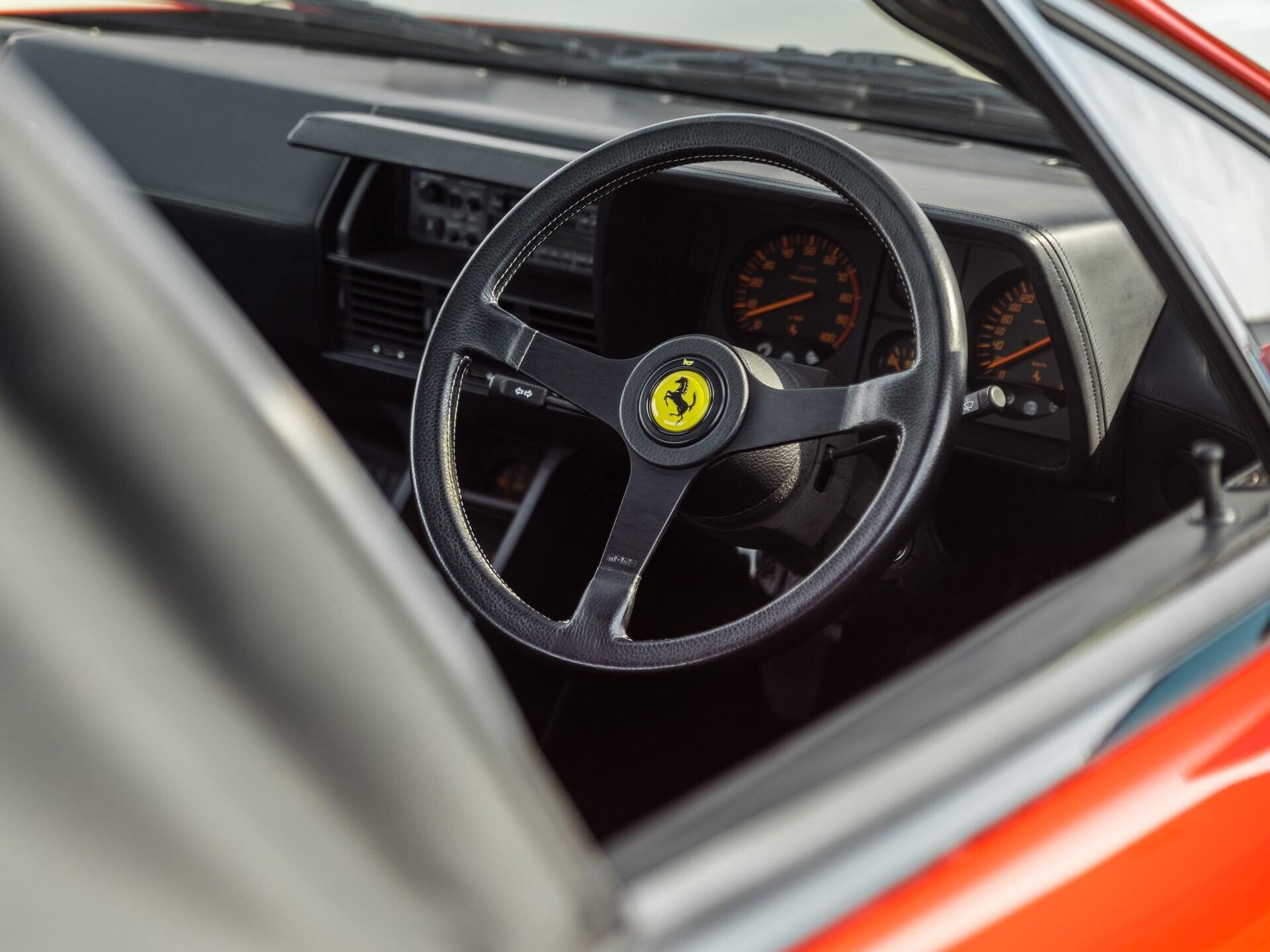 Ferrari Testarossa Spider z roku 1990 - Prohlédněte si ultravzácné Ferrari Testarossa Spider z roku 1990 za 40 milionů (12/19)