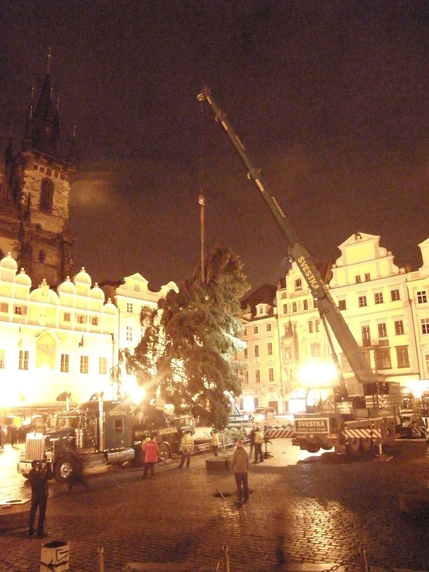 Vánoční strom na Staroměstském náměstí - 13 - GALERIE: Vánoční strom na Staroměstském náměstí (13/13)