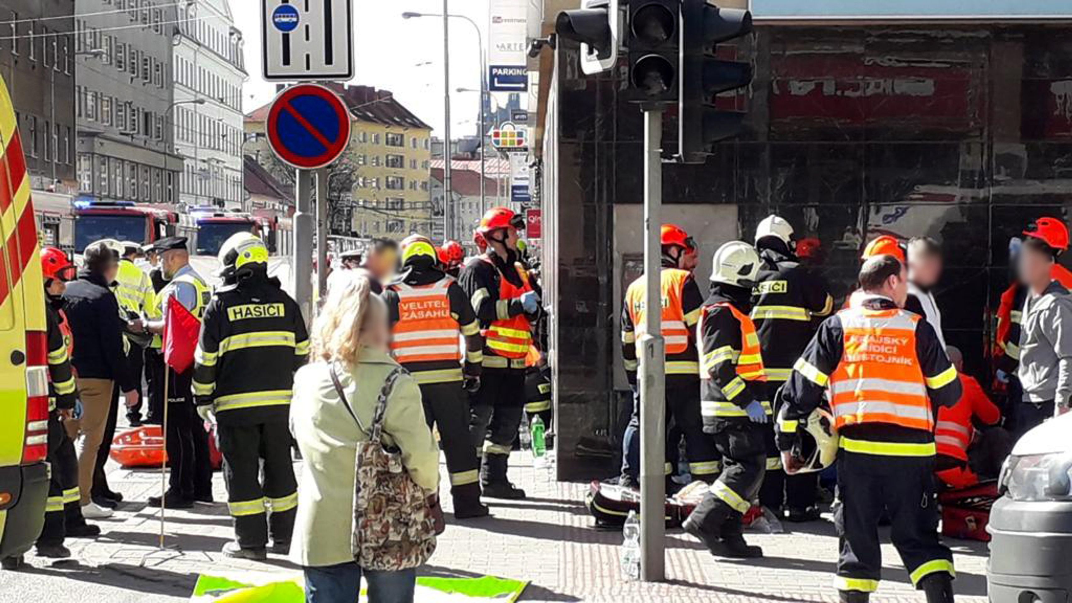 Srážka tramvaje a trolejbusu v Brně - 5 - GALERIE: Srážka tramvaje a trolejbusu v Brně (6/16)