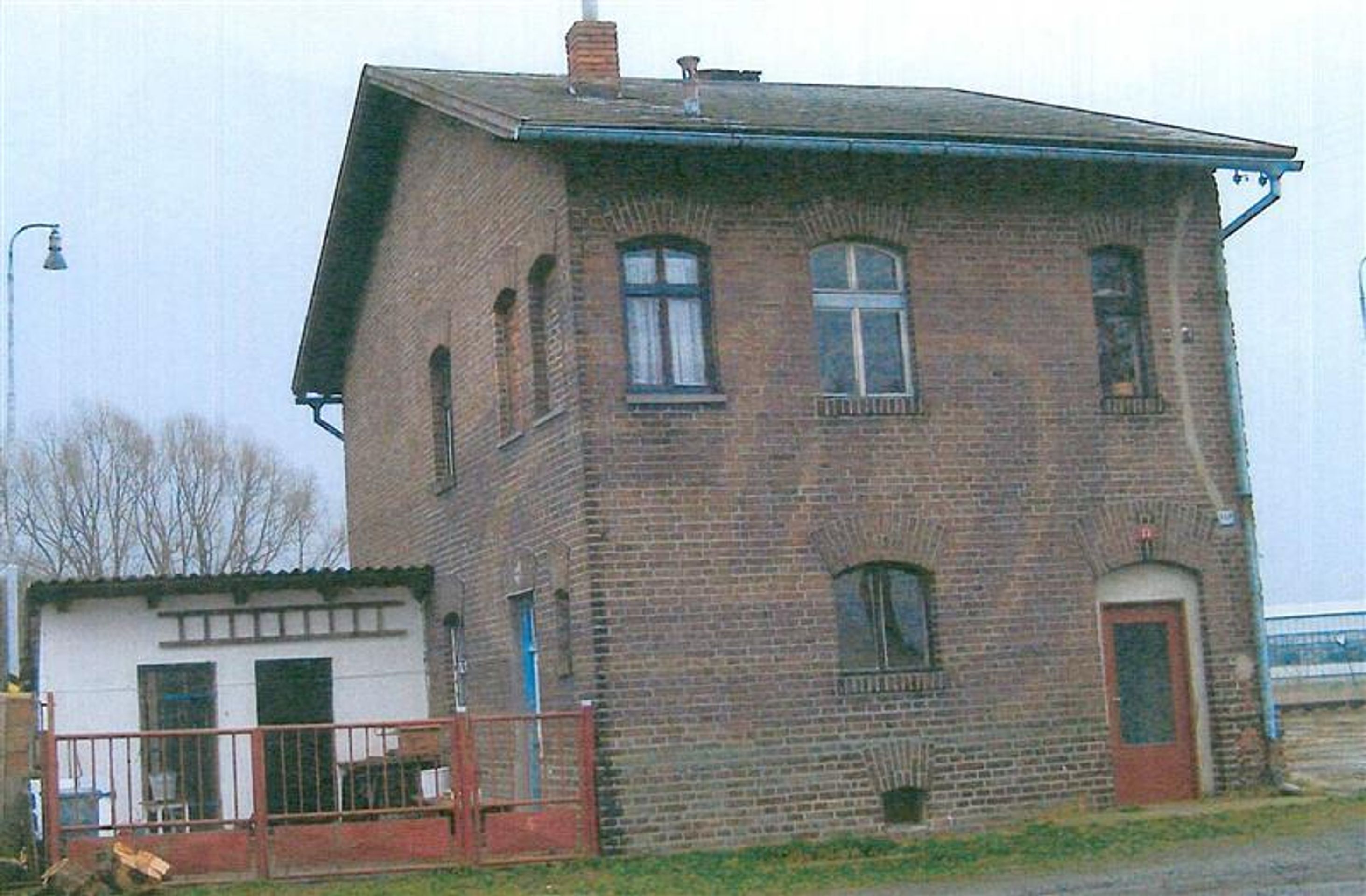 Bytový dům v obci Sadová - GALERIE: Levné nemovitosti Českých drah na prodej (8/9)