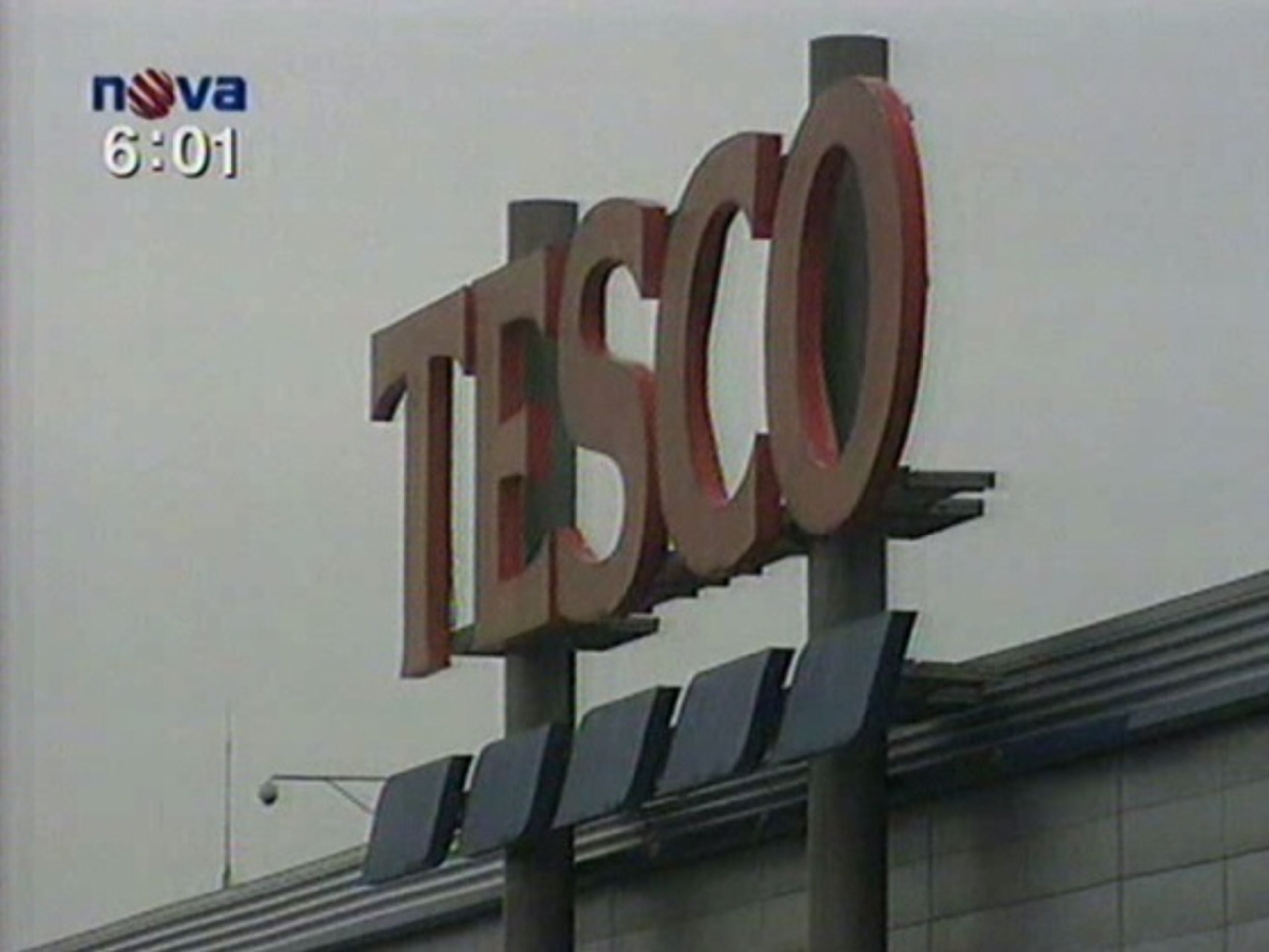 Obchodní dům Tesco - Budeme platit u samoobslužných pokladen? (1/2)