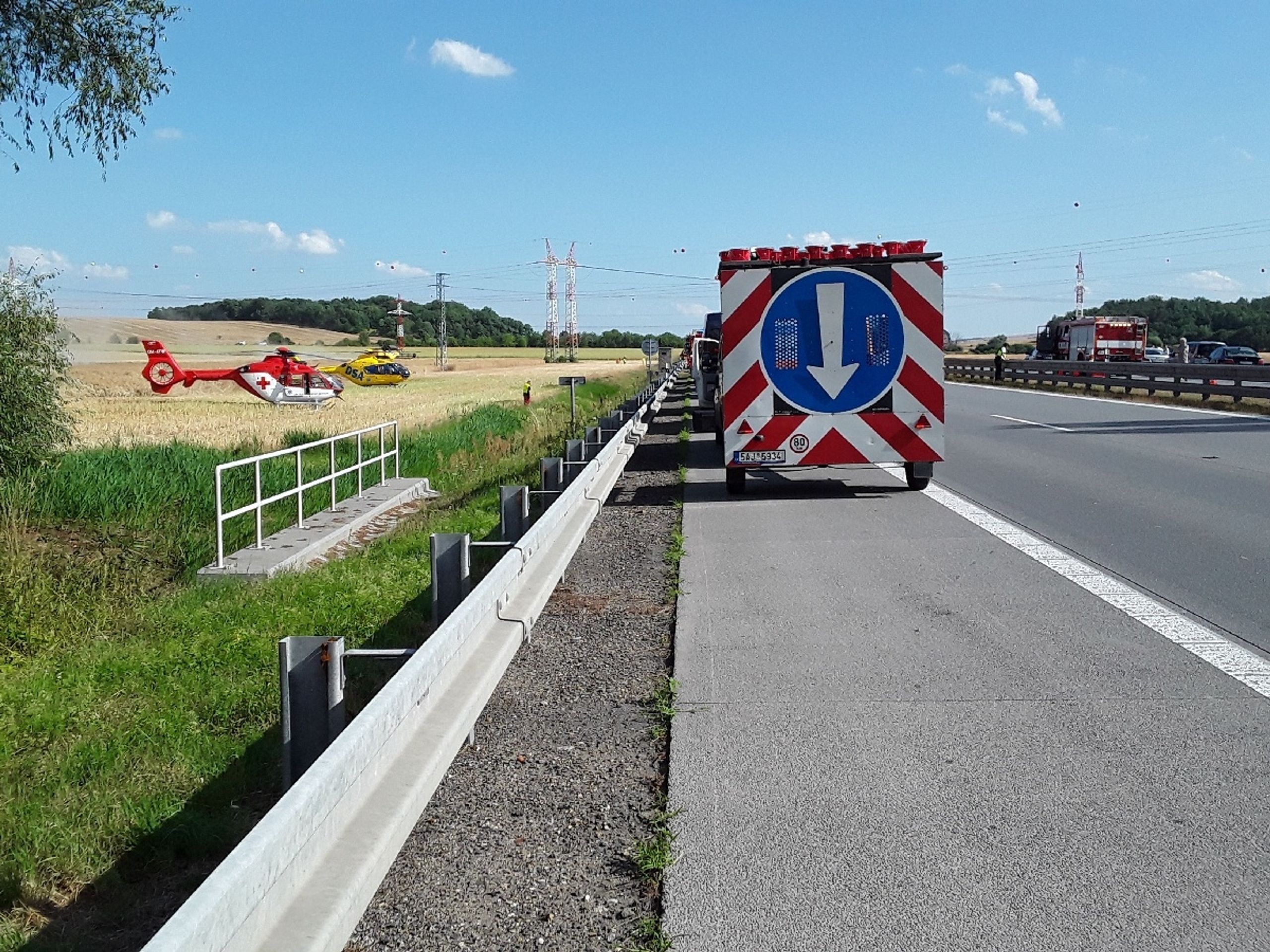 Vážná dopravní nehoda na D2 směr Brno (9) - Vážná dopravní nehoda na D2 směr Brno (13/22)