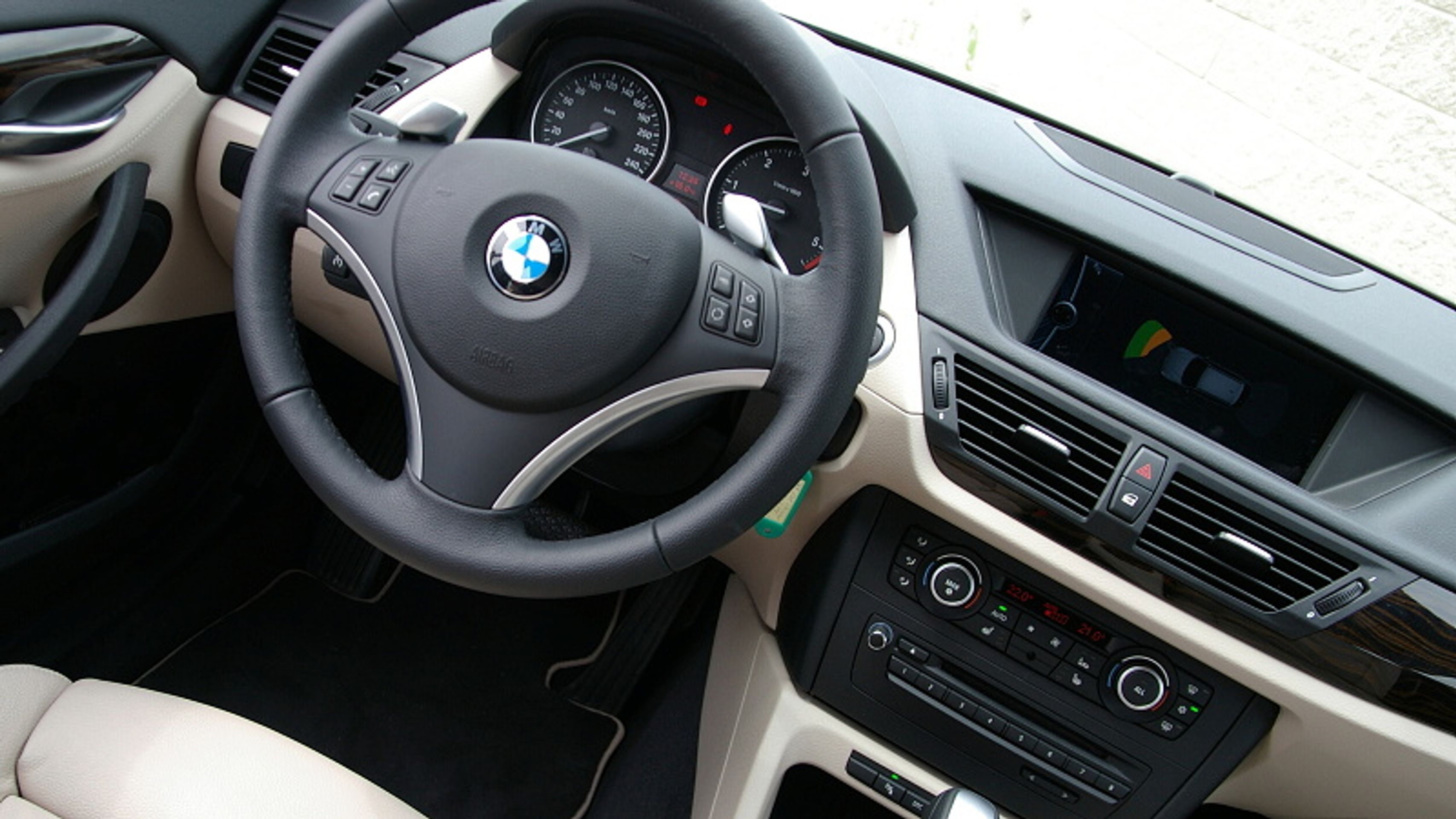 BMW X1 - 3 - GALERIE BMW X1 (1/6)