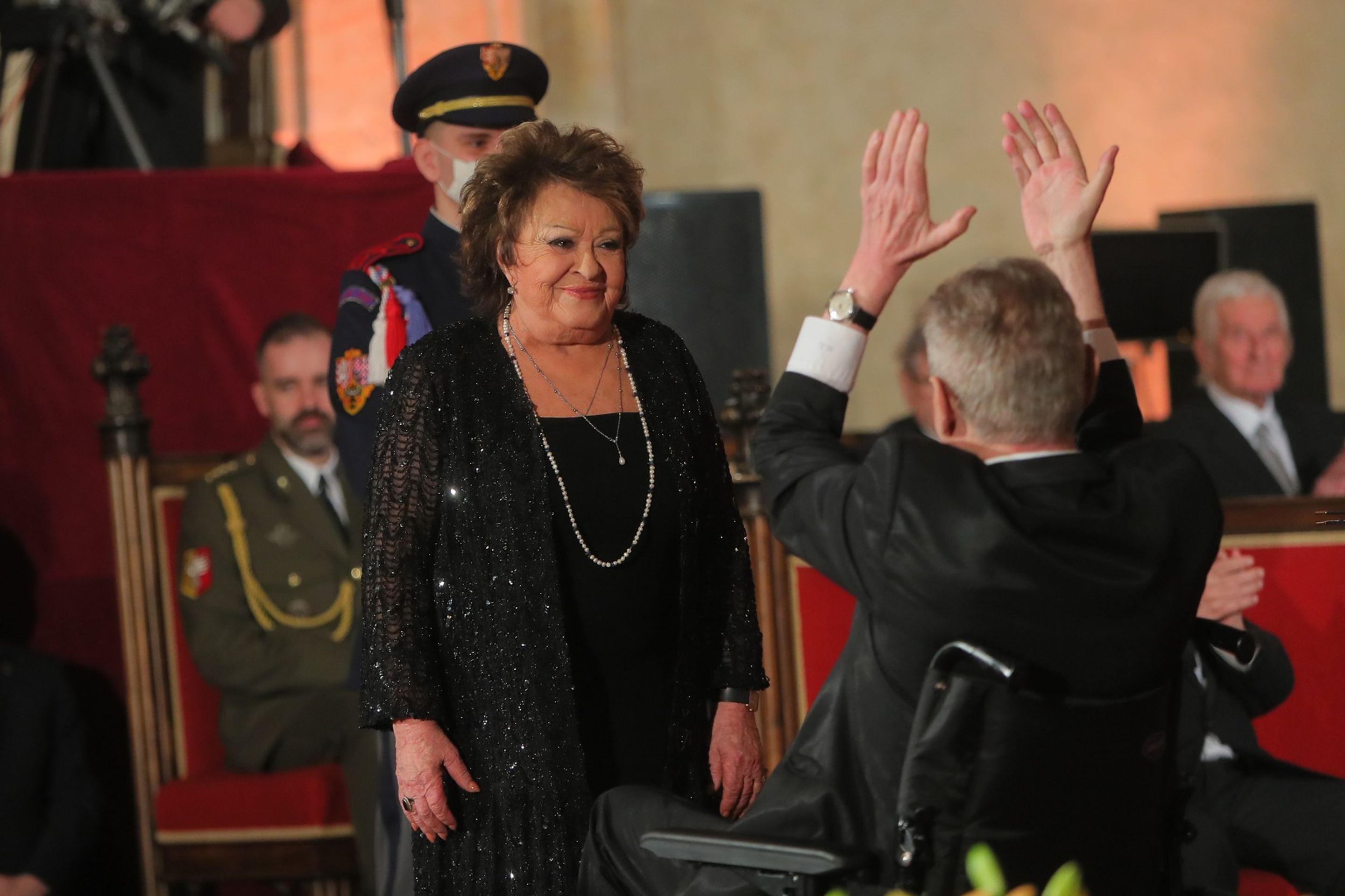 Jiřina Bohdalová a Miloš Zeman, 7. 3. 2022 Státní vyznamenání - Jiřina Bohdalová a Miloš Zeman (3/6)
