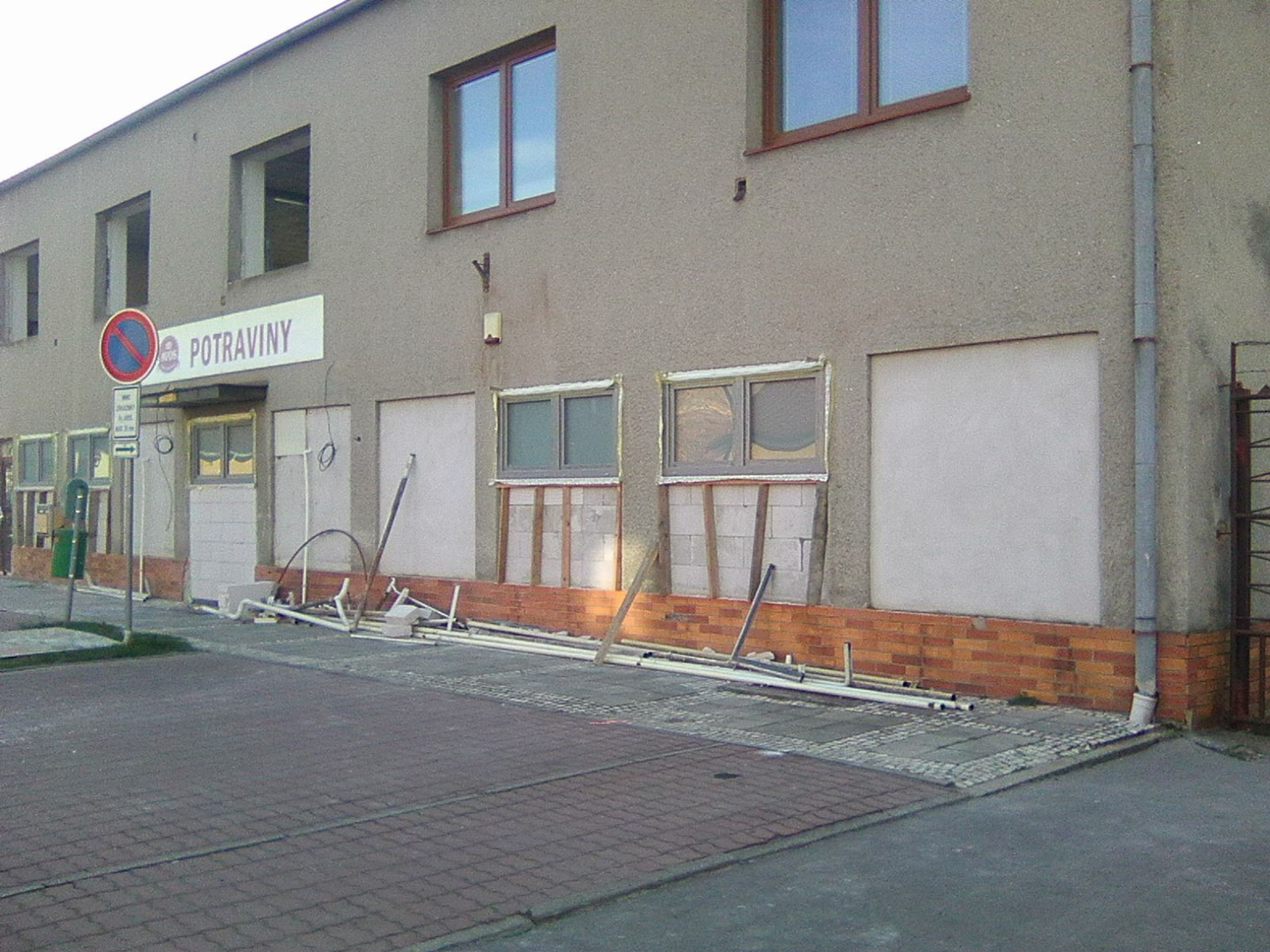 Spor o výstavbu bytů - Černá stavba Kroměříž (9/18)
