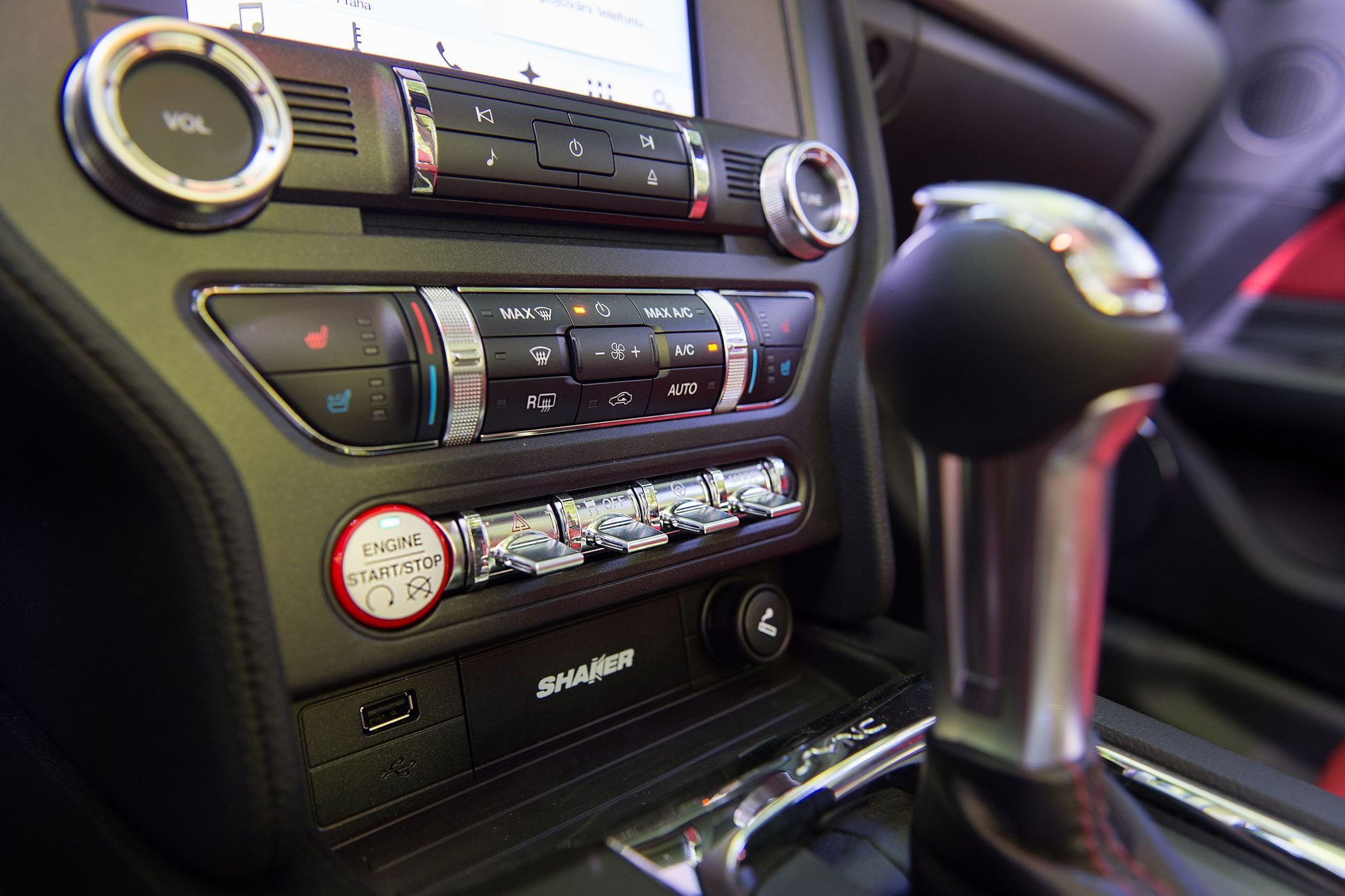 Ford Mustang 5.0 V8 GT Convertible - 5 - GALERIE: Ford Mustang GT Convertible (13/13)