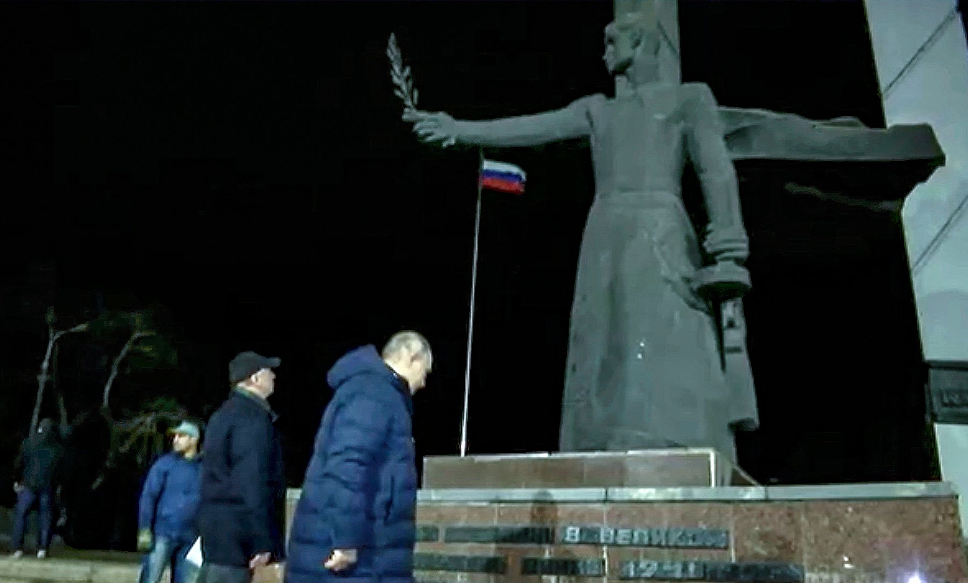 Vladimir Putin v Mariupolu (2) - Vladimir Putin v Mariupolu (1/4)