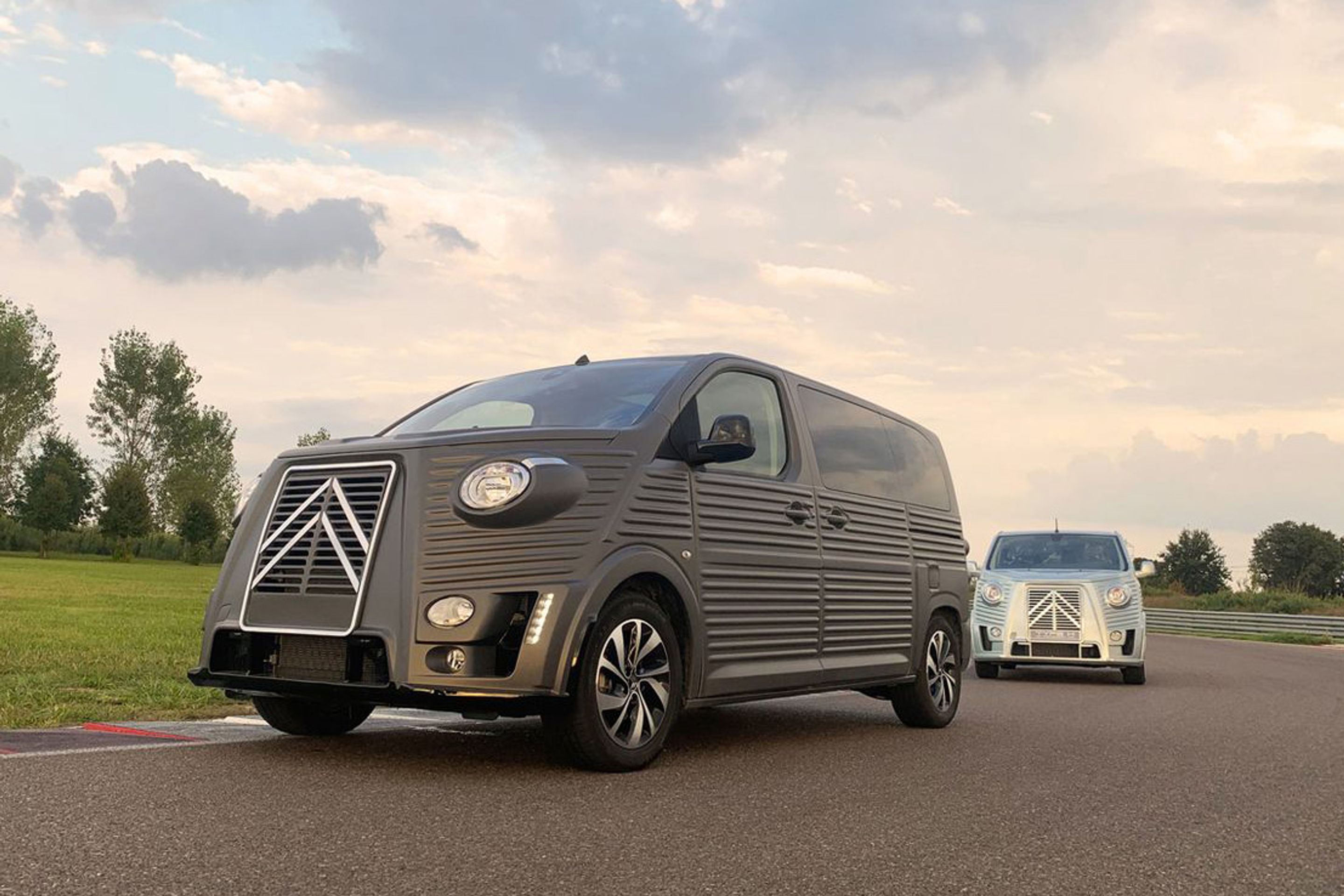 Citroëny v retro stylu karosárny Caselani - Citroëny v retro stylu karosárny Caselani (3/17)