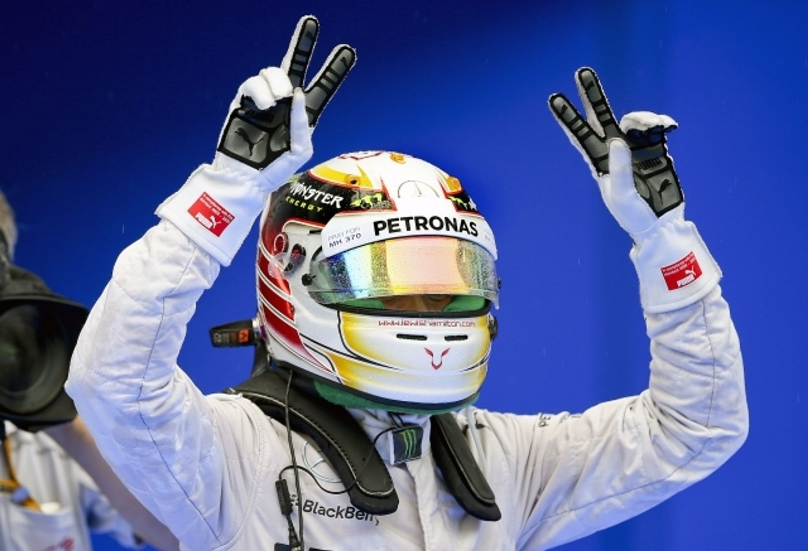Lewis Hamilton vyhrál už druhou kvalifikaci v sezoně - 6 - GALERIE: Lewis Hamilton vyhrál druhou kvalifikaci v sezoně (1/9)