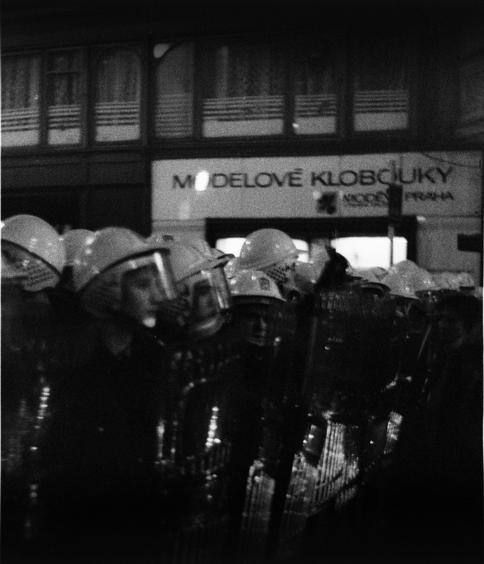 17. listopad 1989 - 2 - Historické fotografie ze 17. listopadu 1989 (6/8)