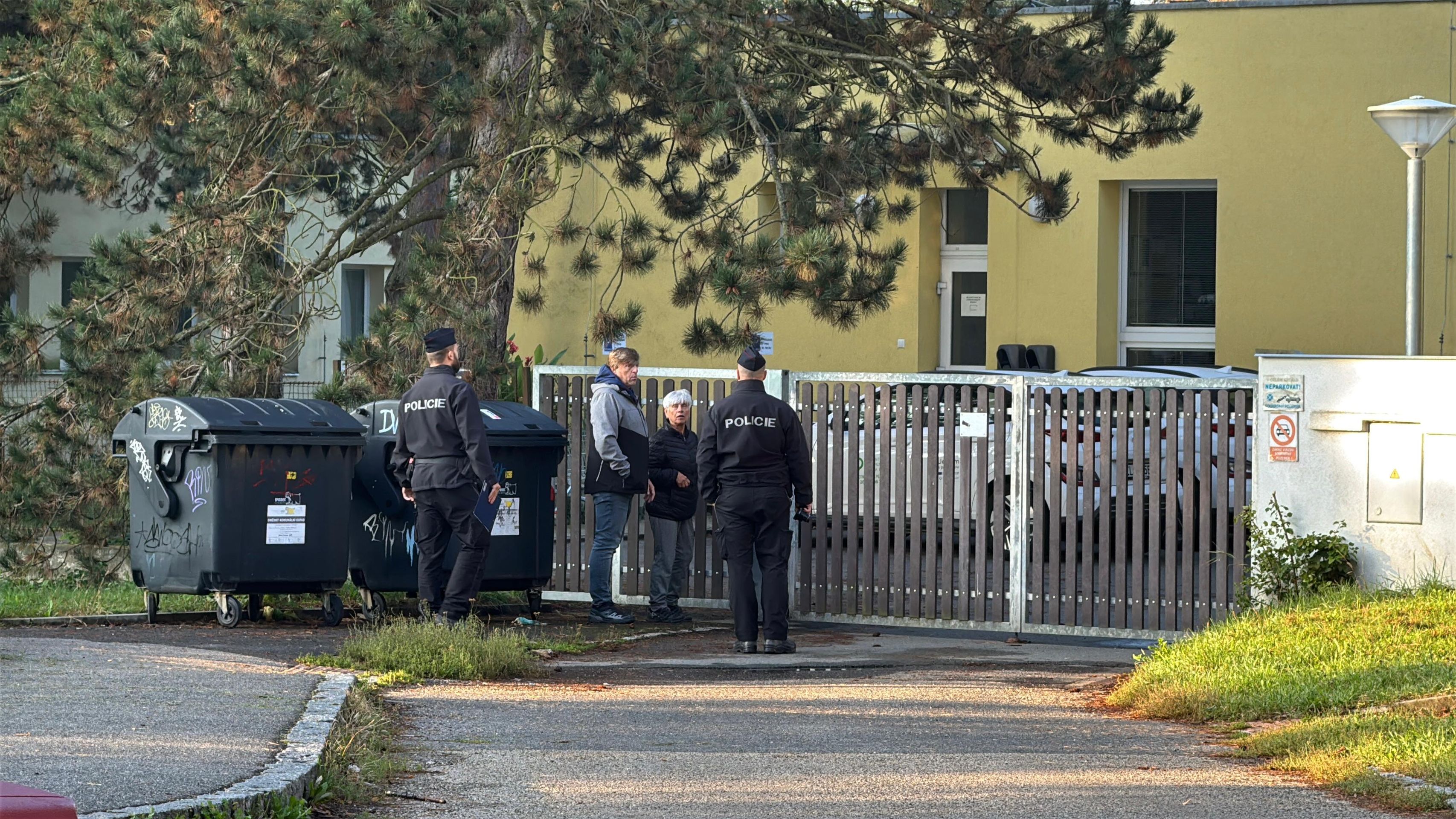 V Praze utekli majiteli agresivní rotvajleři - Útok rotvajlerů v Praze (10/11)
