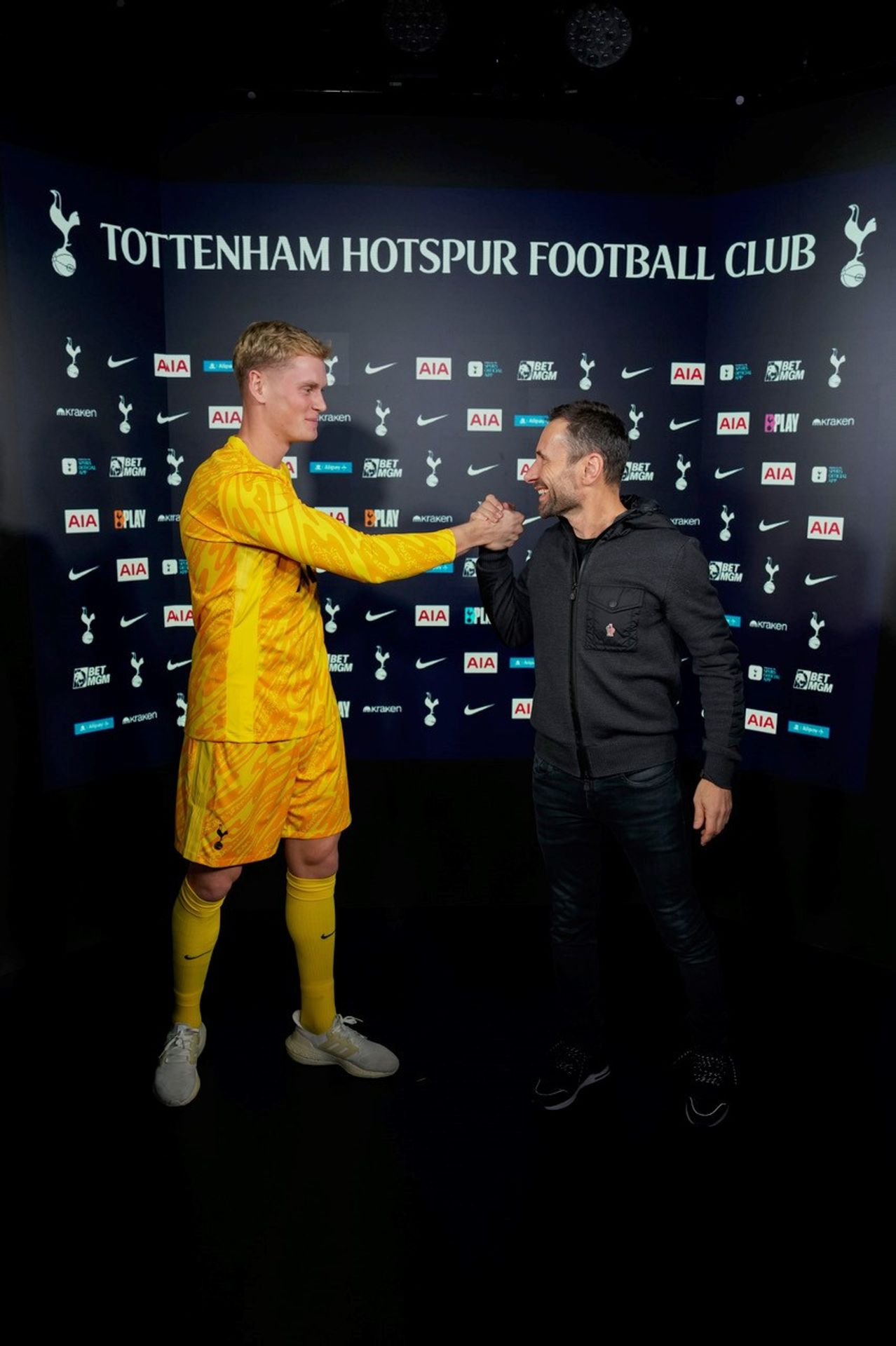 Antonín Kinský v Tottenhamu - Antonín Kinský v Tottenhamu (7/7)