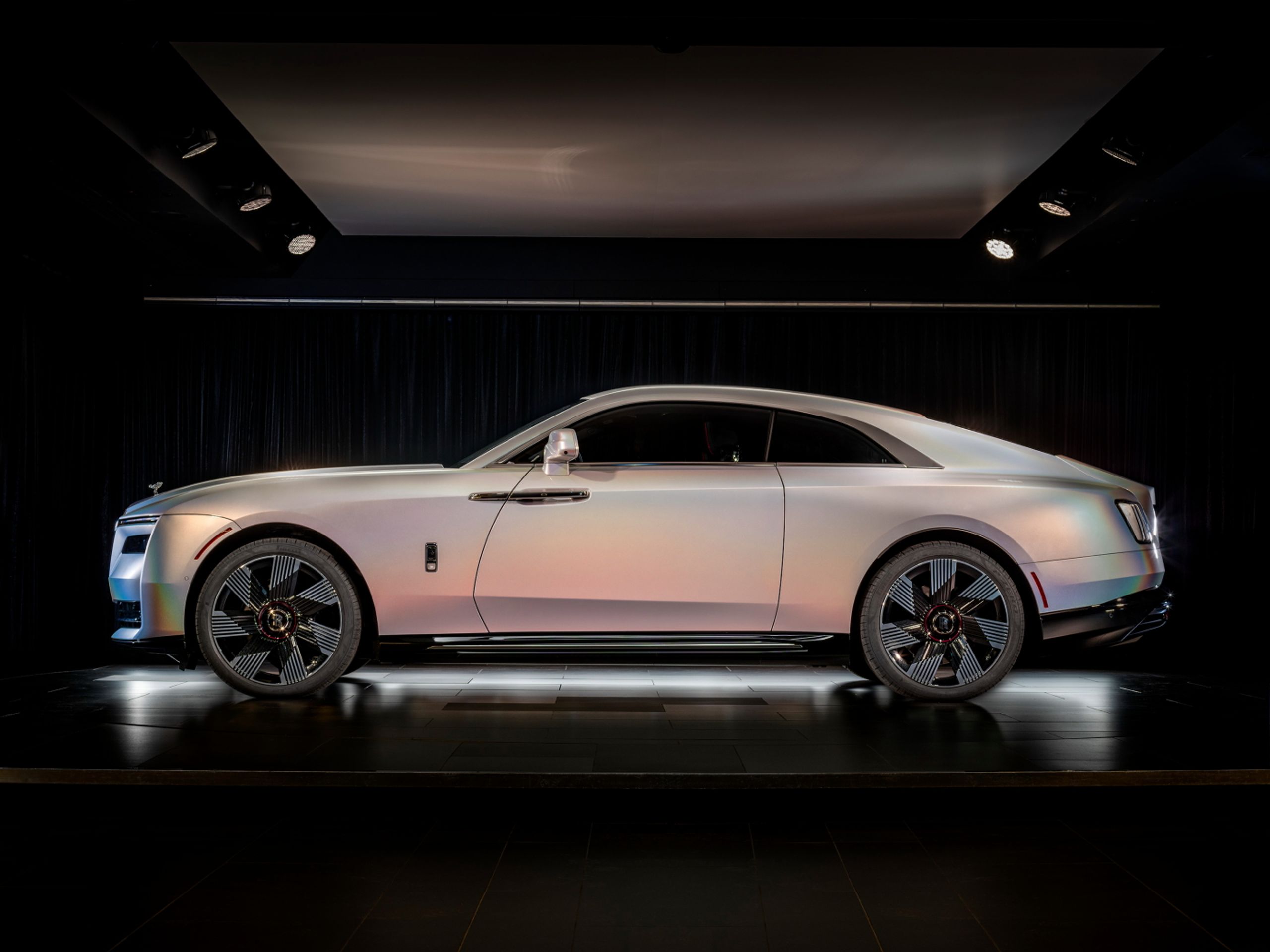 Rolls-Royce Spectre Lunaflair - Rolls-Royce Spectre Lunaflair (3/5)