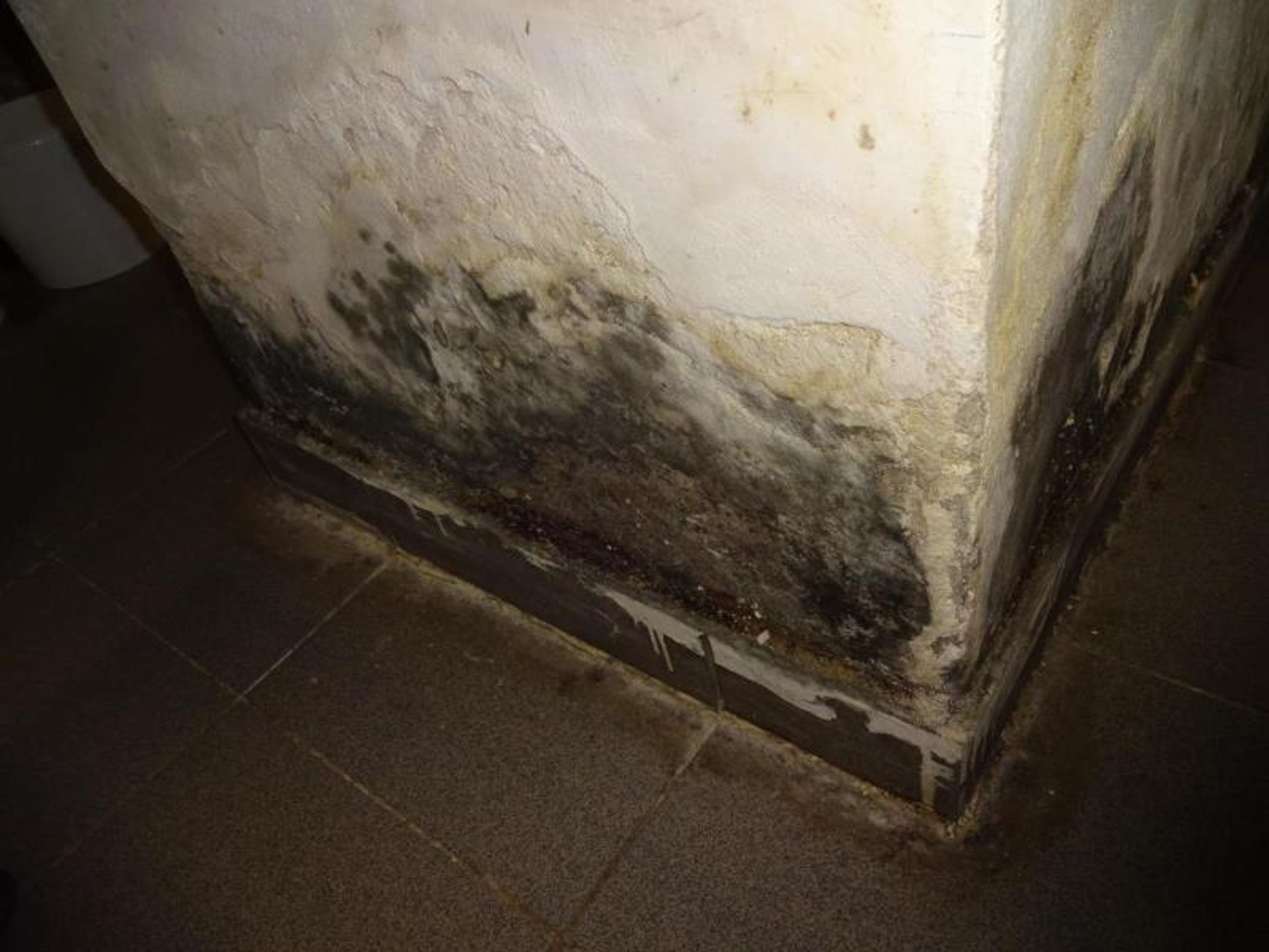Uzavřená část provozovny restaurace Chuttnoff, Praha (4) - Zavřené restaurace a rychlá občerstvení (21/41)