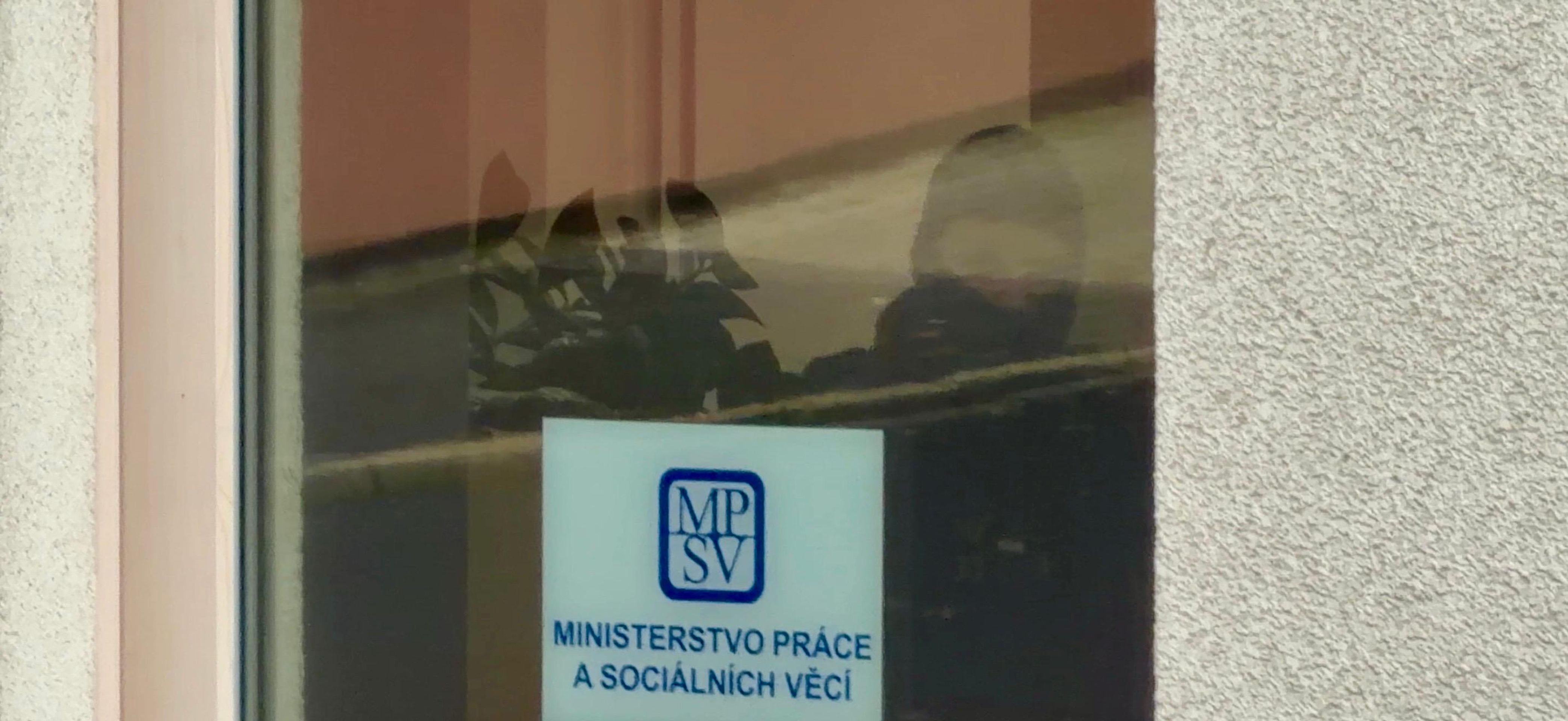 Policejní zásah na Technické inspekci ČR - Policejní zásah na Technické inspekci ČR (2/5)