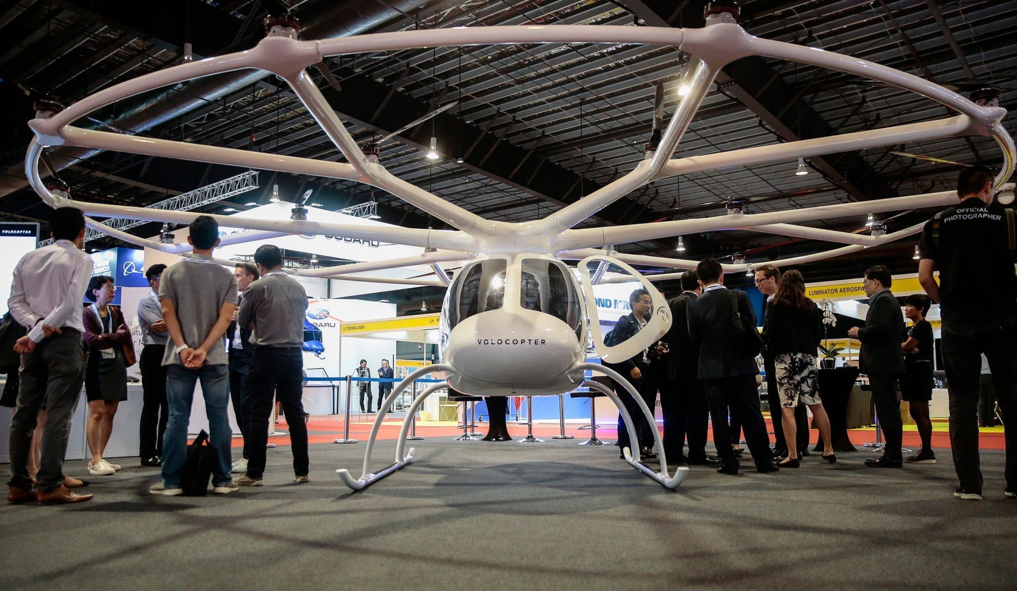 První aerotaxi na světě začne fungovat v roce 2020 - 4 - GALERIE: Nico Rosberg představil první aerotaxi na světě (4/4)