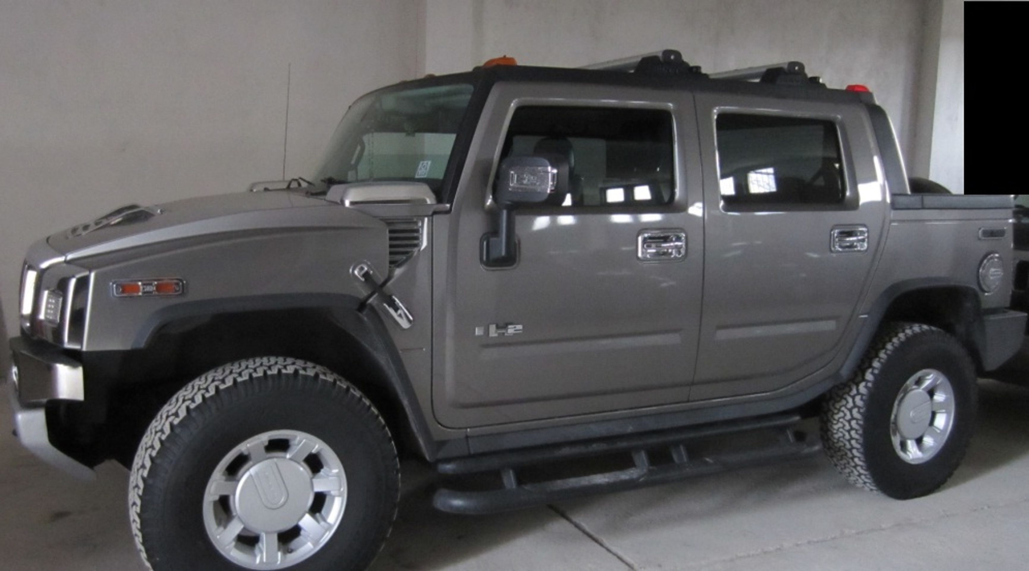 ÚZSVM: Hummer H2 - šedý - 1 - GALERIE: Hummer H2 - šedý (1/3)