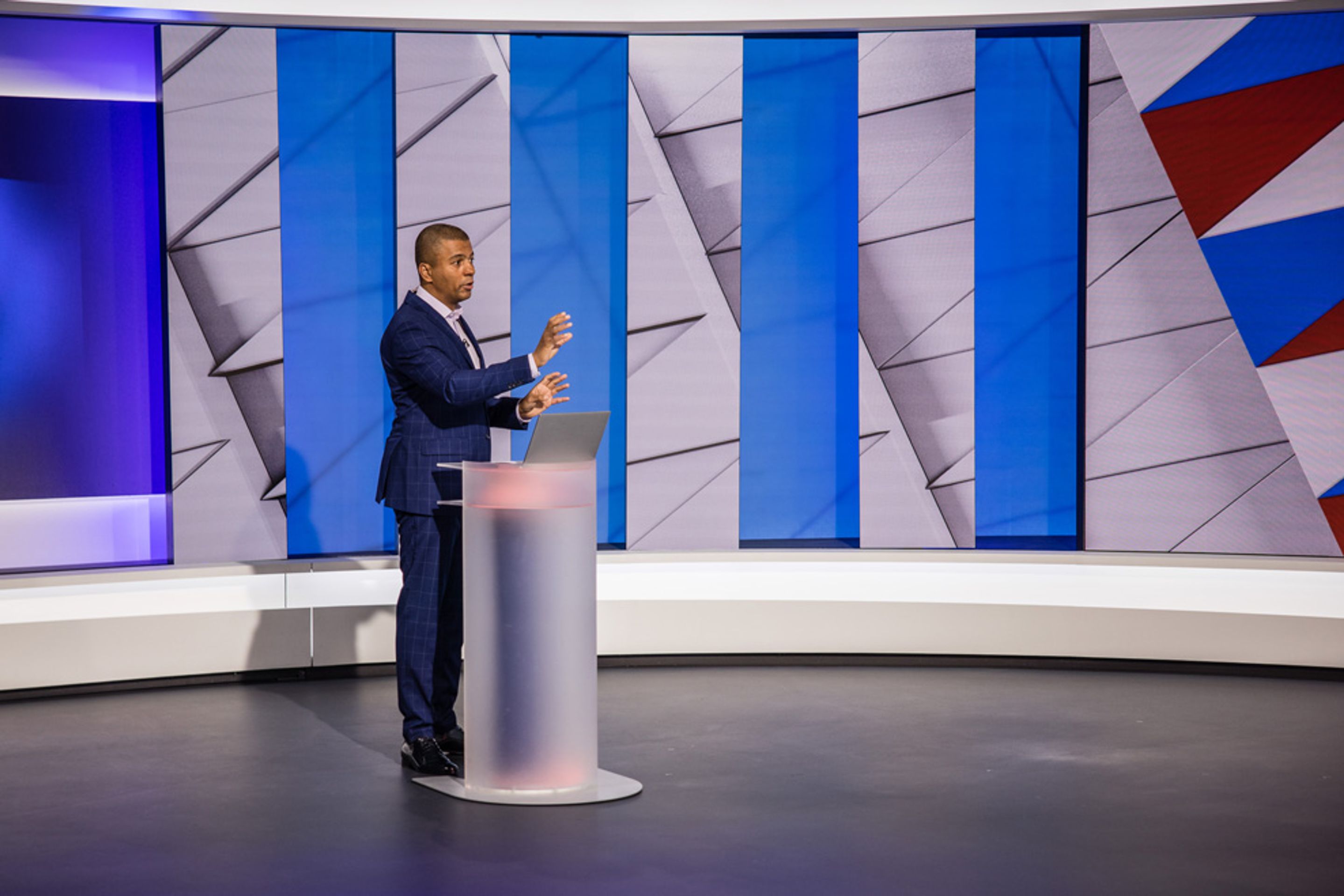 Druhá debata kandidátů (12) - Debata tří favoritů (12/31)