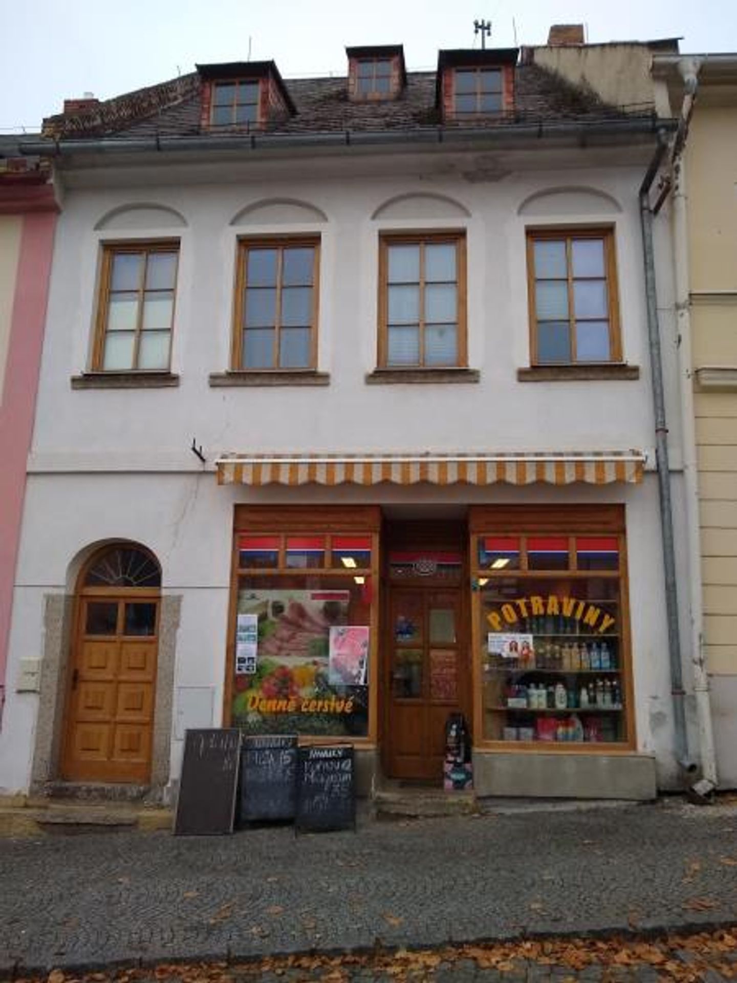 Prodejna Thi Yen Trieu Bečov nad Teplou (1) - Uzavřené provozovny (10/21)