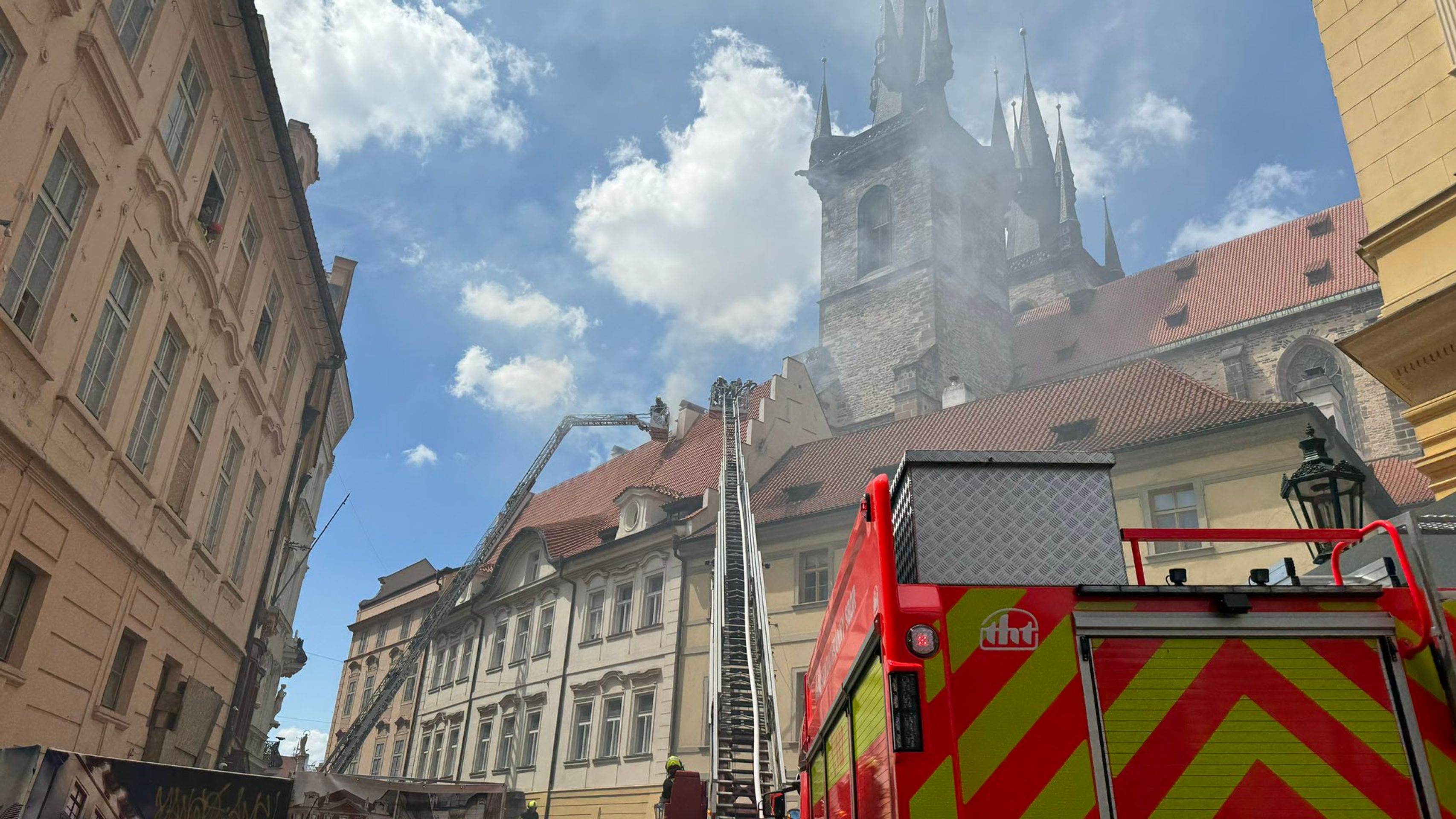 Požár na Staroměstském náměstí (1) - Požár na Staroměstském náměstí v Praze (14/18)