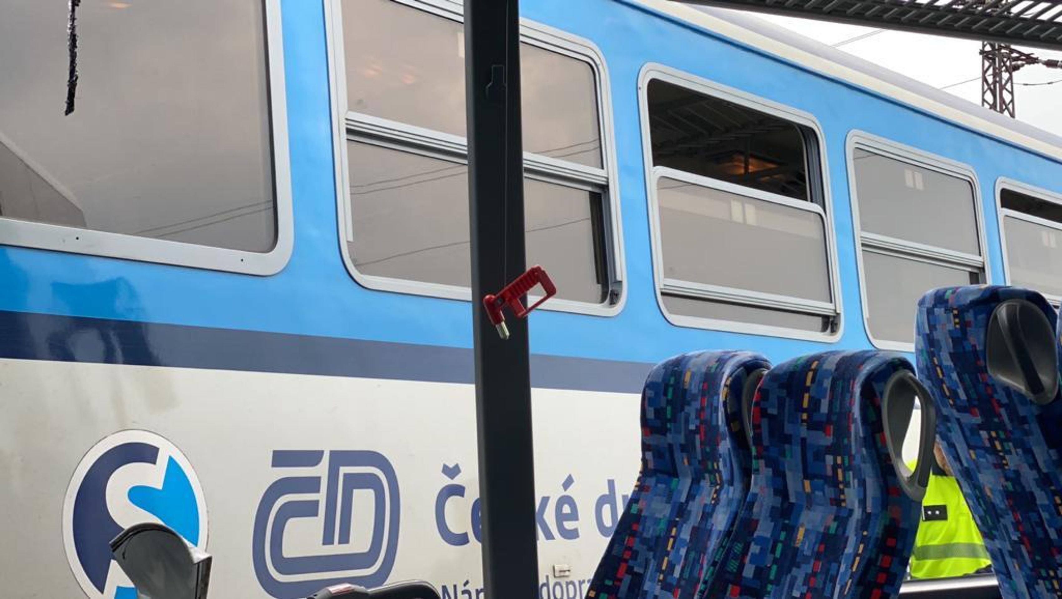 Benešovsko, nehoda vlaku a autobusu - 8 - GALERIE: Srážka autobusu s vlakem na Benešovsku (17/17)