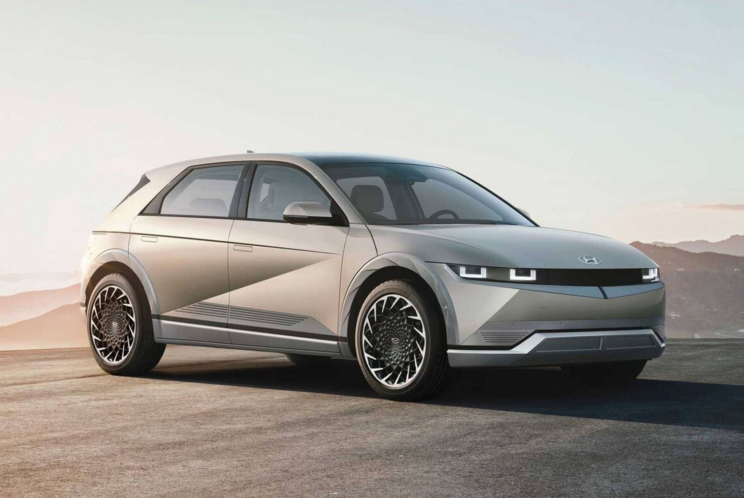 Hyundai Ioniq 5 - Sedmička finalistů ankety Evropské auto roku 2022 (2/7)