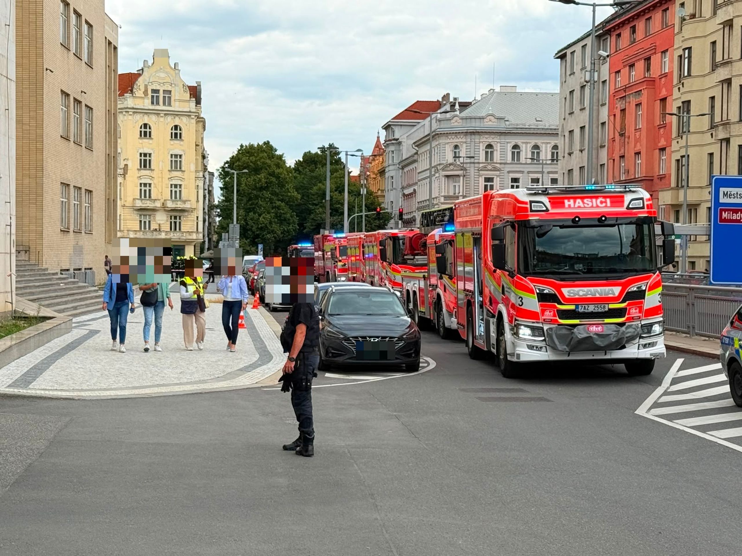 Zásah hasičů na Praze 7 - Zásah hasičů na Praze 7 (1/5)