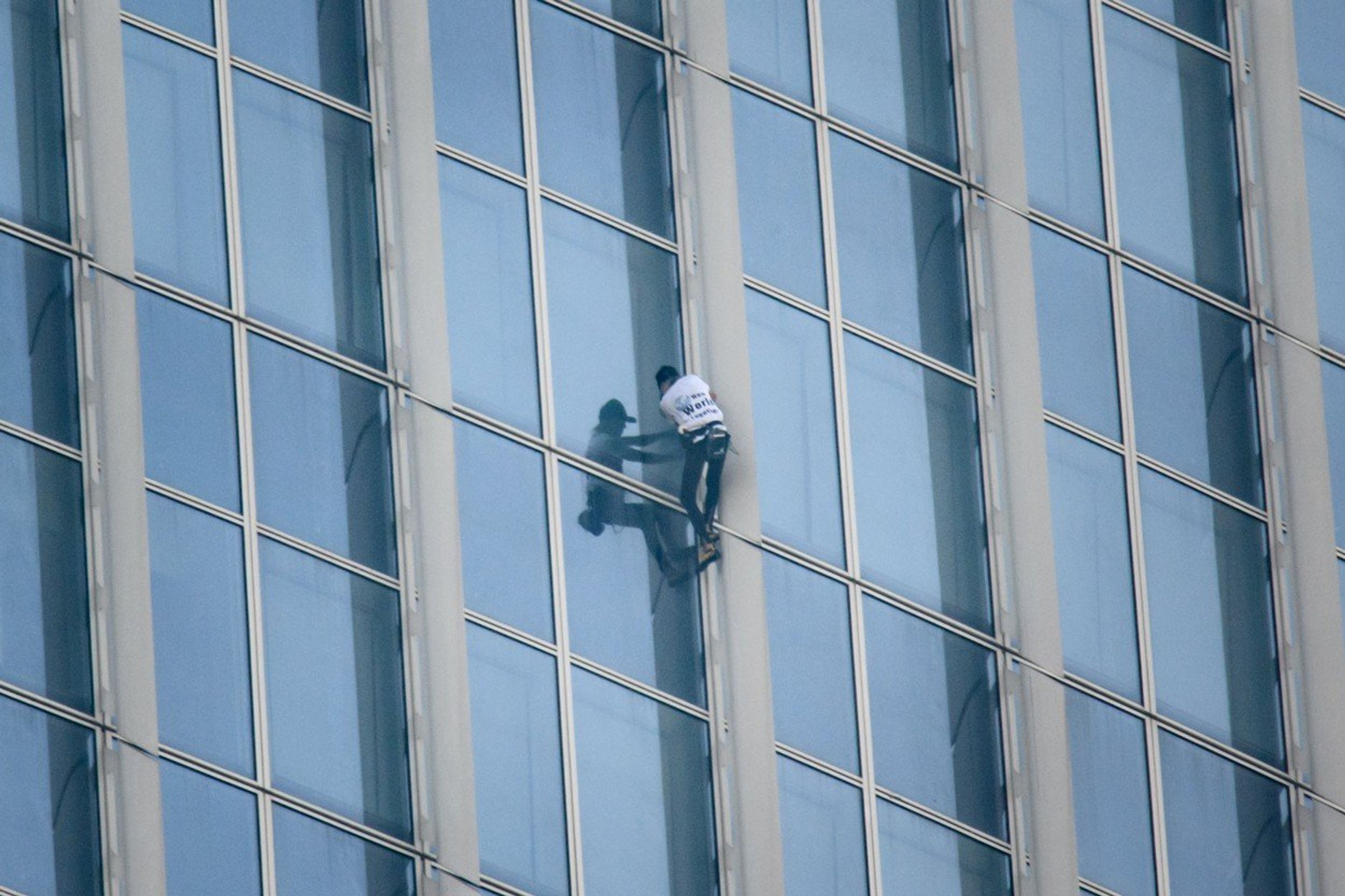 Alain Robert - 1 - GALERIE: Alain Robert (1/4)
