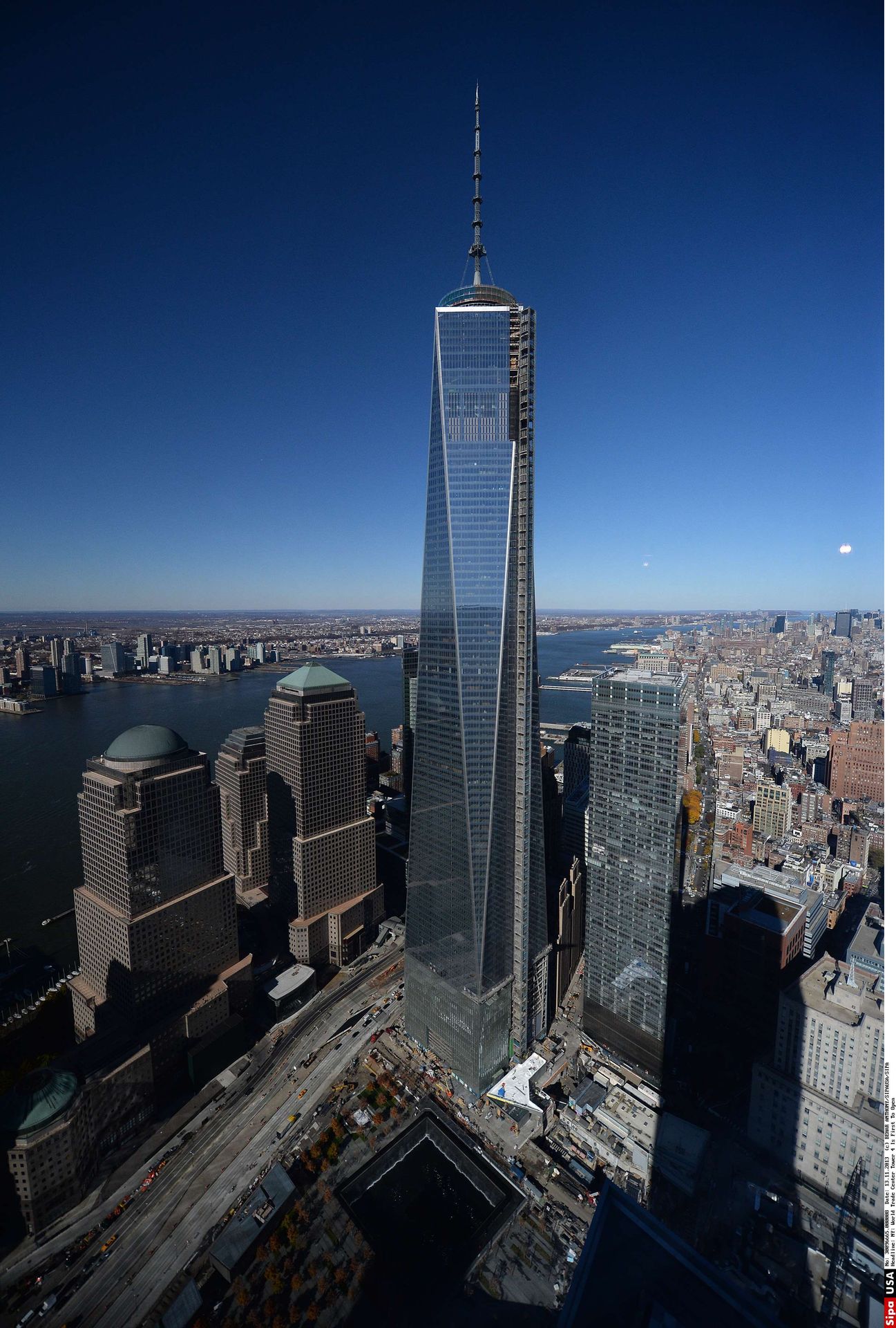 Nová budova Světového obchodního centra - 11 - GALERIE: Na místě Dvojčat otevřeli čtvrtou budovu Světového obchodního centra (5/15)