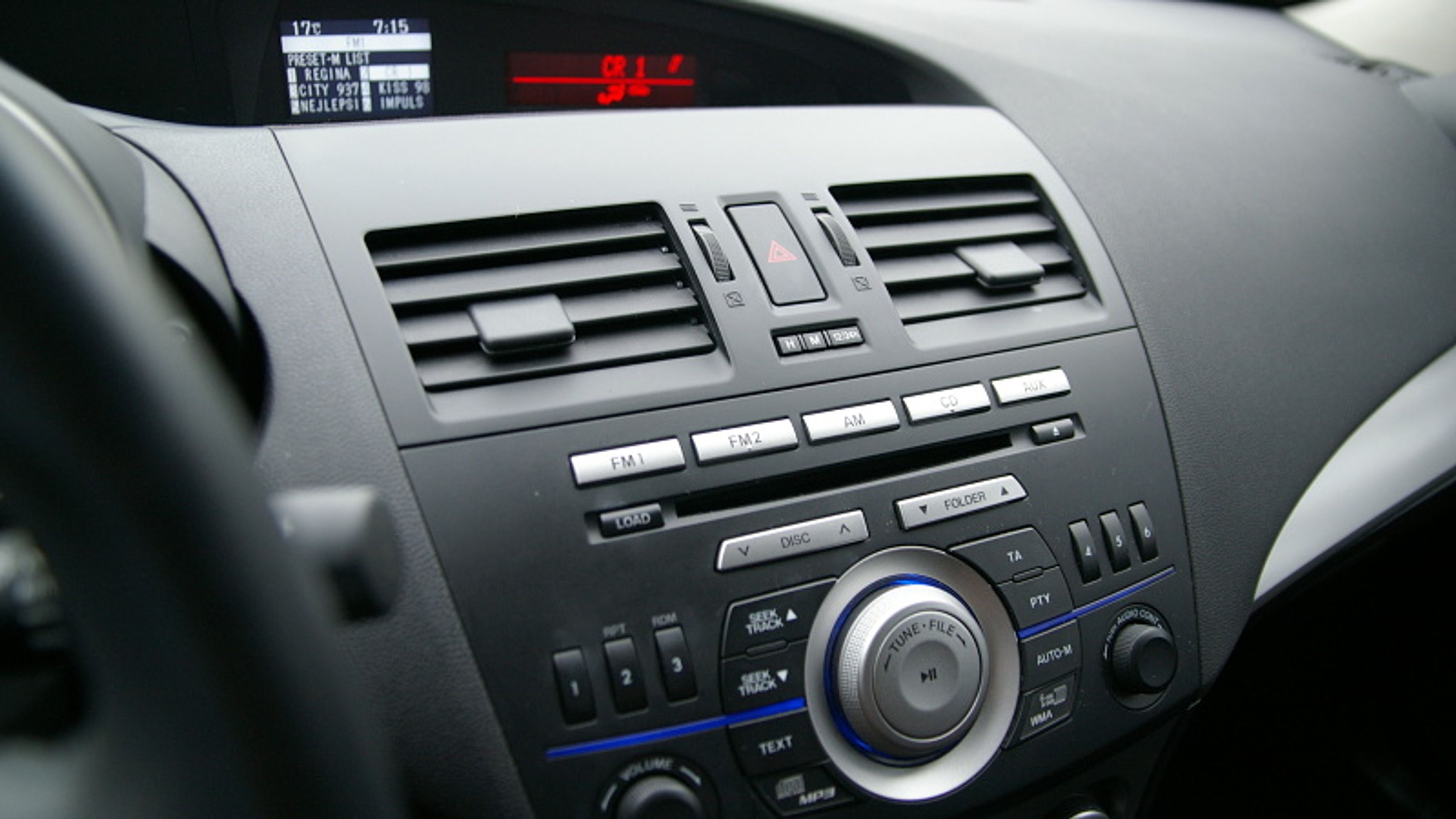 Mazda 3 i-Stop - 4 - GALERIE Mazda 3 i-Stop (4/8)
