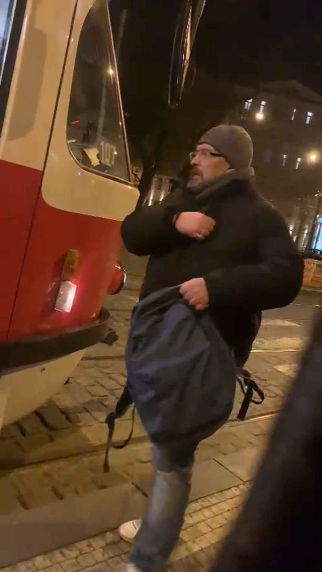 Podezřelý muž 2 - Fotografie podezřelého muže (2/3)